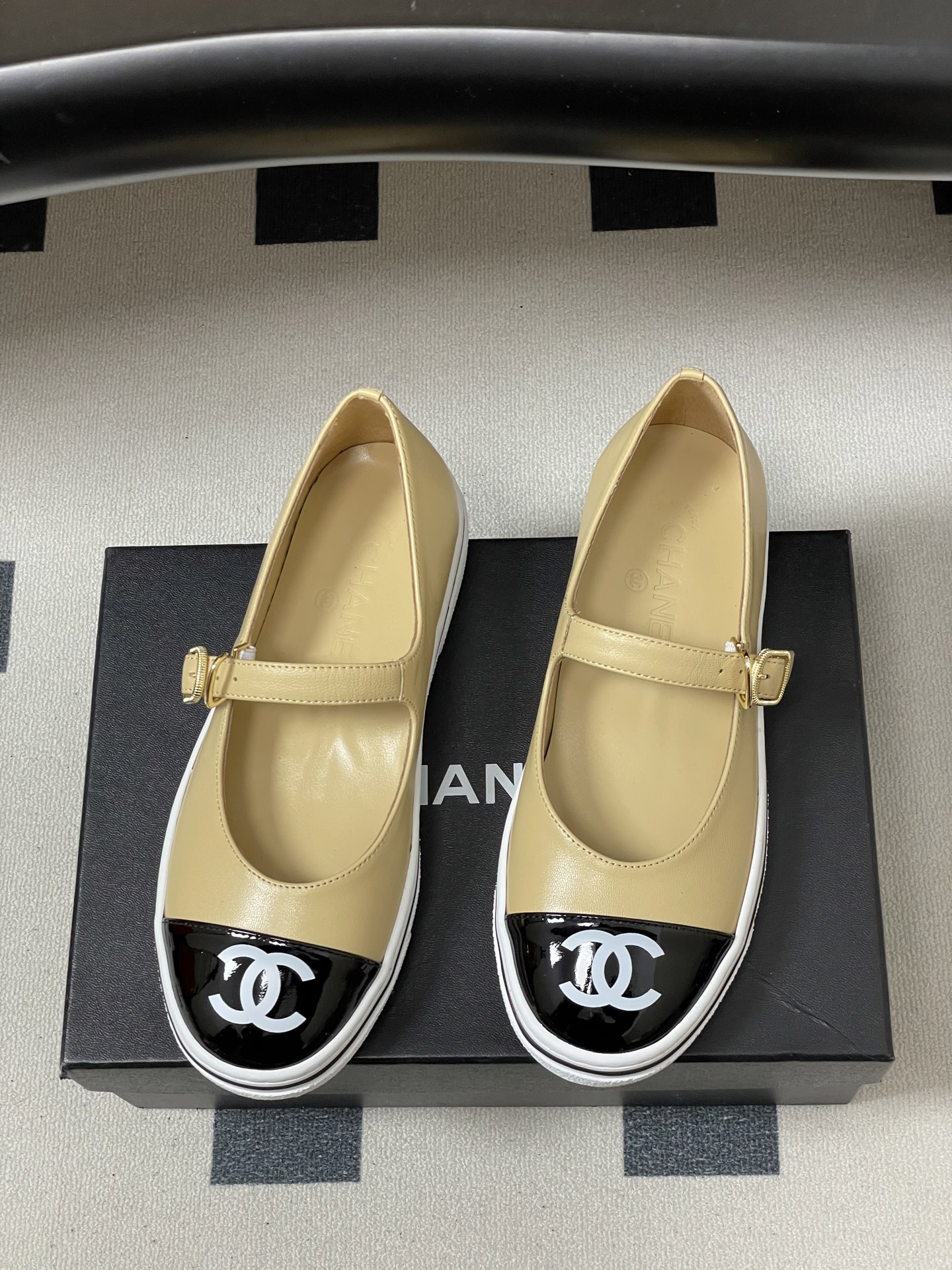 Chanel 2026早春新款Chanel 小香26P 休闲玛丽珍奶奶鞋 大双C logo拼色浅口单鞋