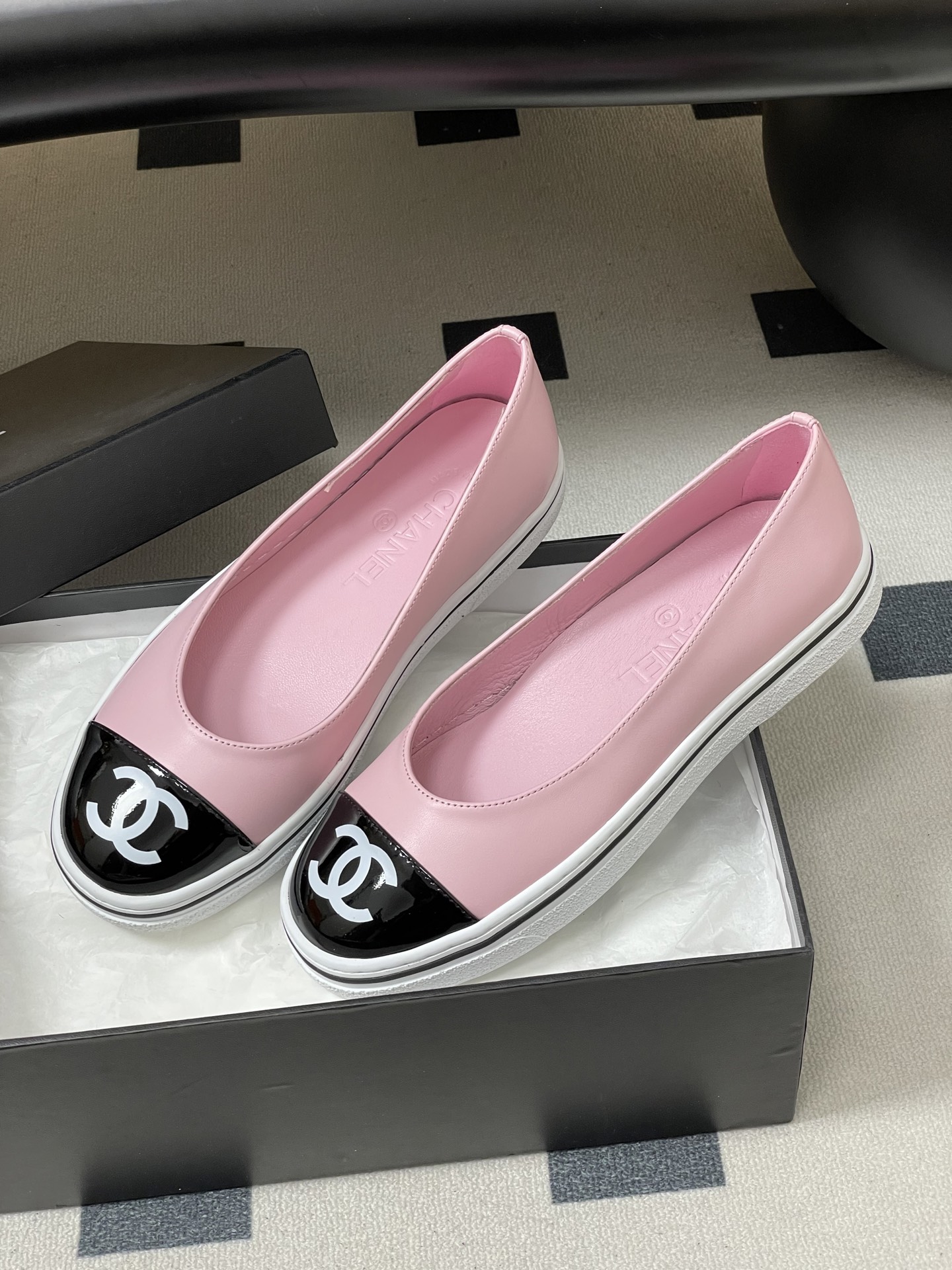 Chanel 2026早春新款Chanel 小香26P 休闲玛丽珍奶奶鞋 大双C logo拼色浅口单鞋