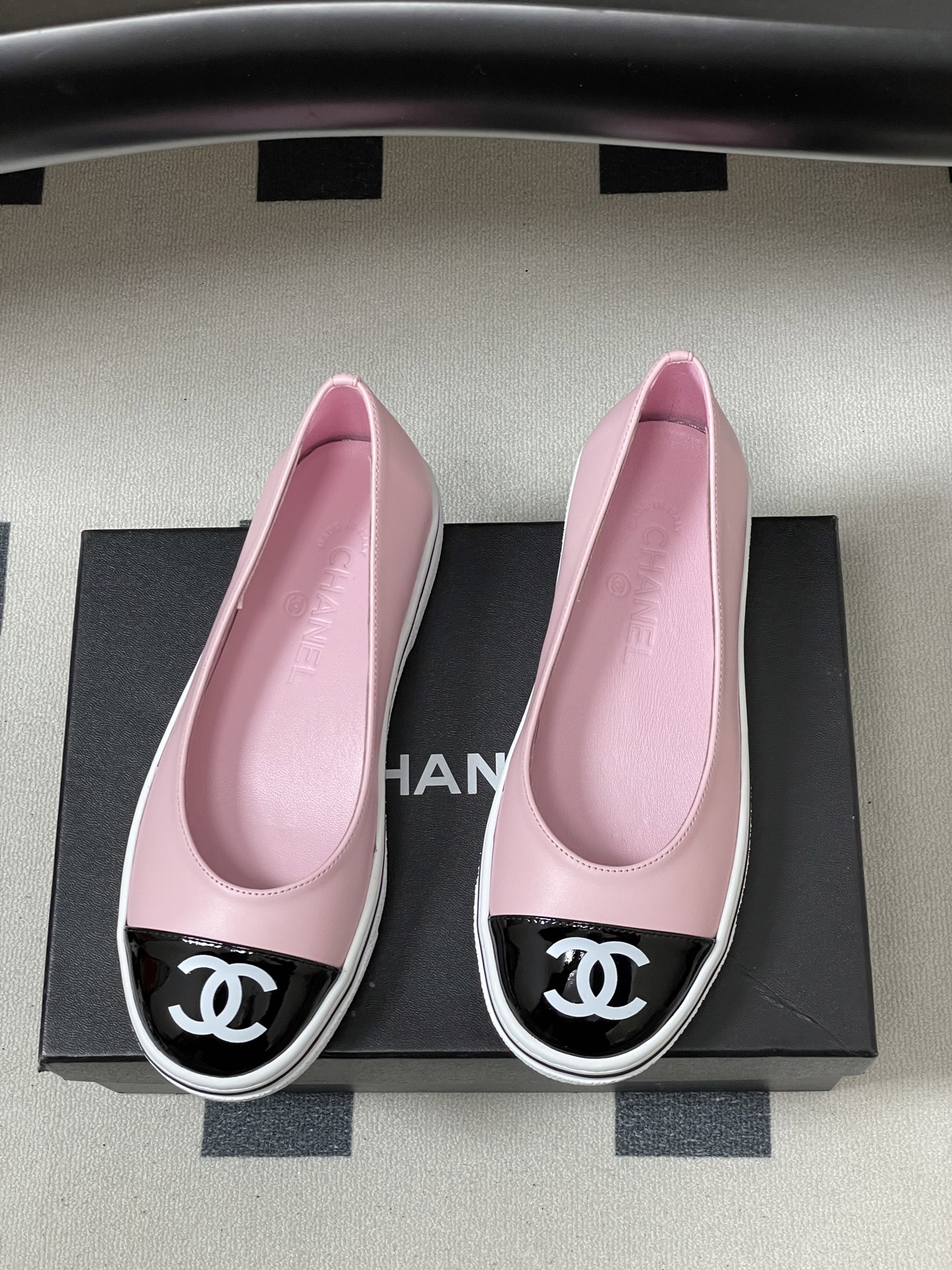 Chanel 2026早春新款Chanel 小香26P 休闲玛丽珍奶奶鞋 大双C logo拼色浅口单鞋