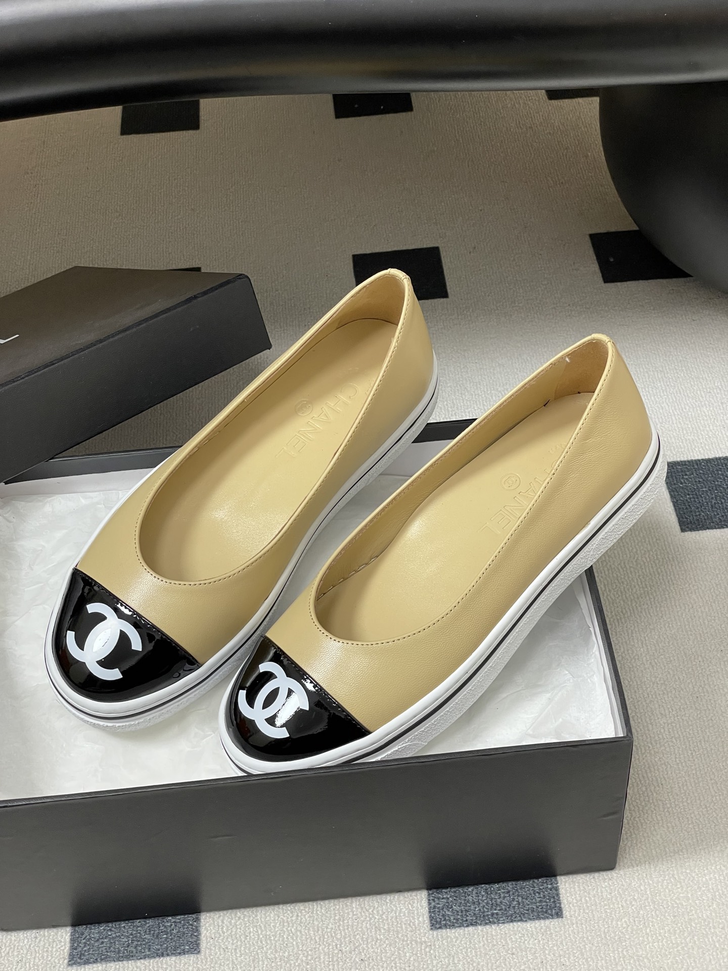 Chanel 2026早春新款Chanel 小香26P 休闲玛丽珍奶奶鞋 大双C logo拼色浅口单鞋