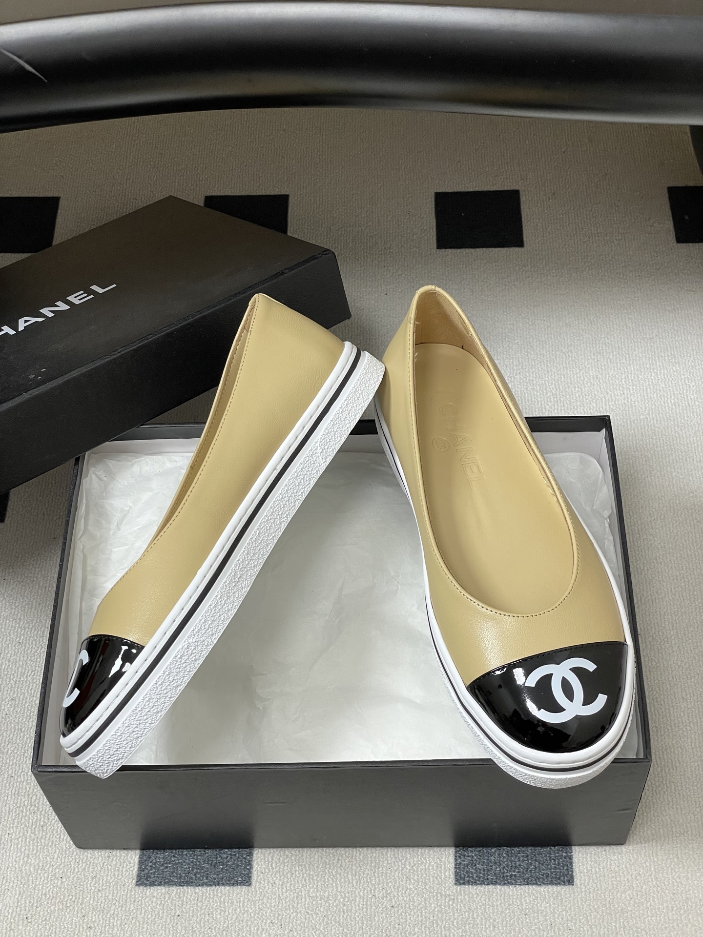 Chanel 2026早春新款Chanel 小香26P 休闲玛丽珍奶奶鞋 大双C logo拼色浅口单鞋