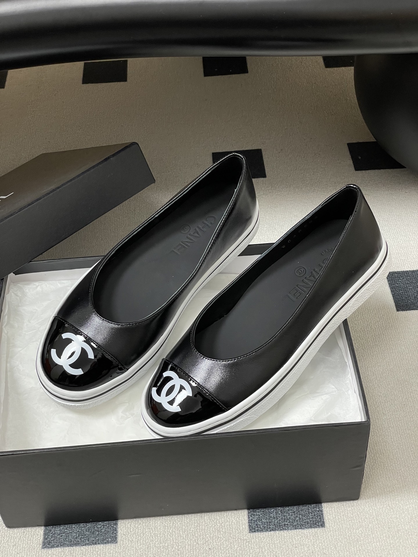 Chanel 2026早春新款Chanel 小香26P 休闲玛丽珍奶奶鞋 大双C logo拼色浅口单鞋