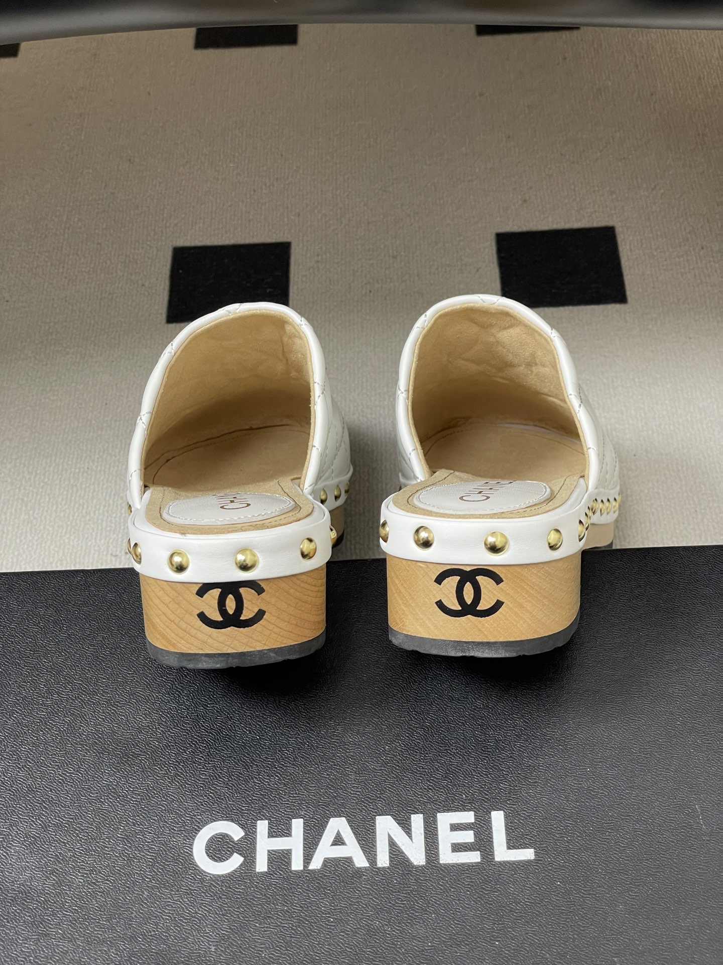 Chanel 春夏新款Chanel 26A小香 菱格双C扣半拖鞋包头厚底实木底穆勒凉拖鞋