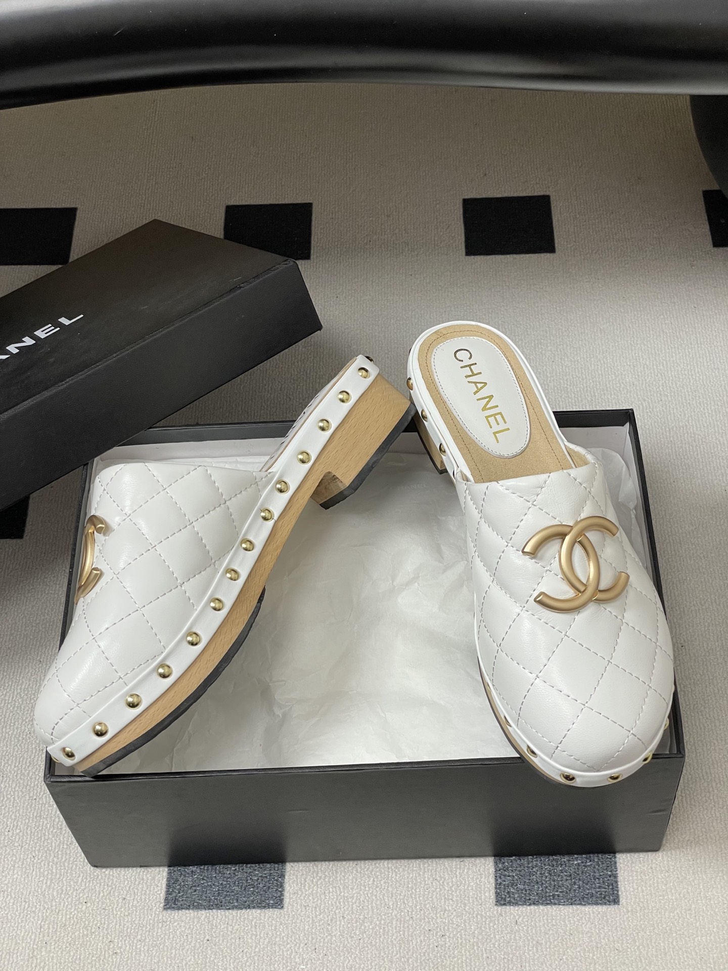 Chanel 春夏新款Chanel 26A小香 菱格双C扣半拖鞋包头厚底实木底穆勒凉拖鞋