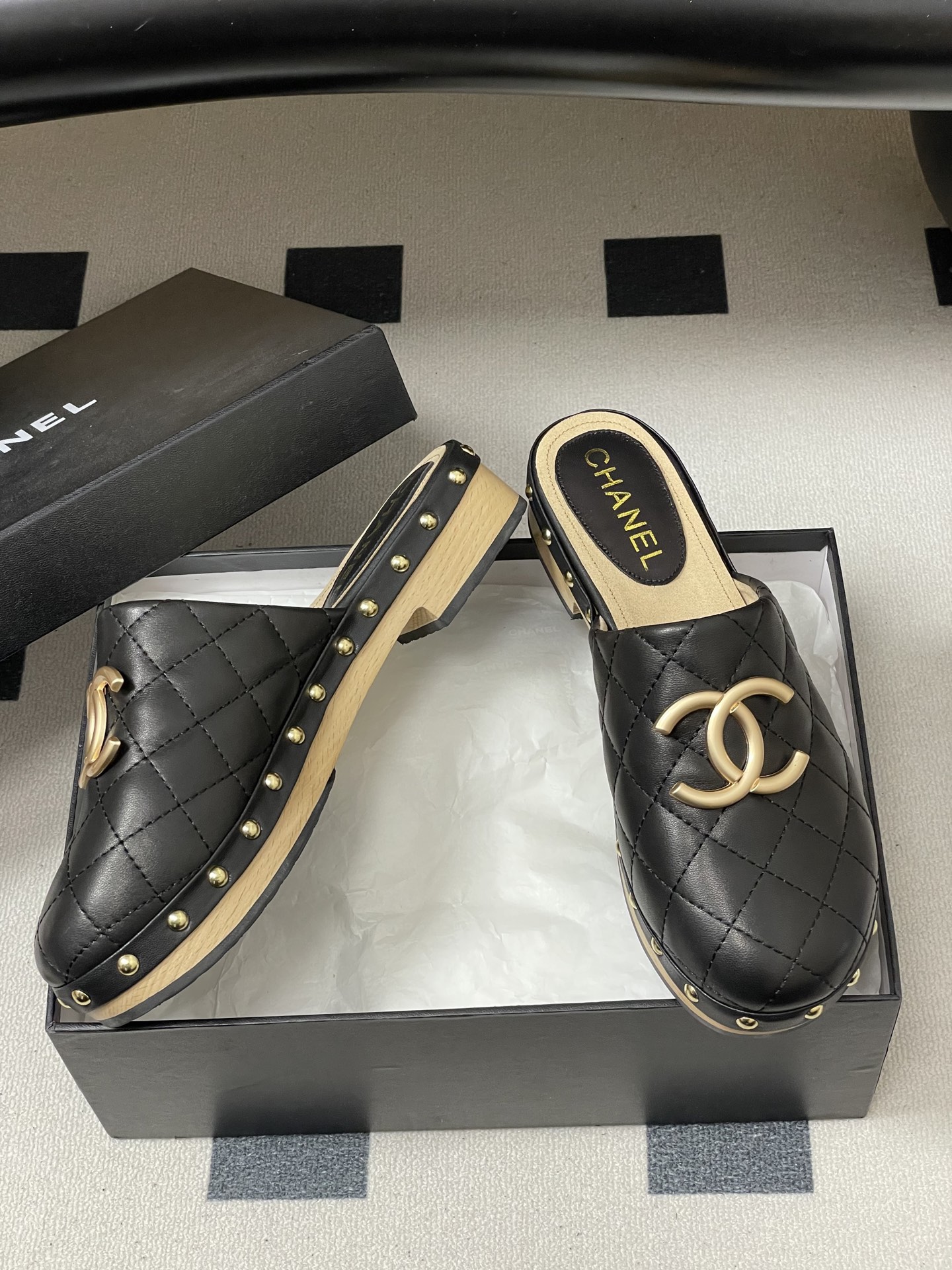 Chanel 春夏新款Chanel 26A小香 菱格双C扣半拖鞋包头厚底实木底穆勒凉拖鞋