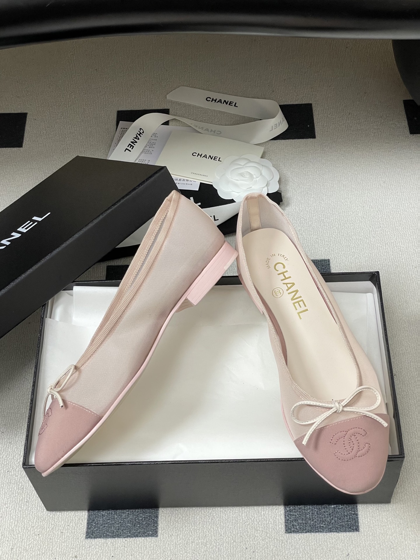 Chanel 26P早春最新配色 超火网纱面Chanel小香蝴蝶结芭蕾舞鞋平底网纱单鞋透气网面万年 款