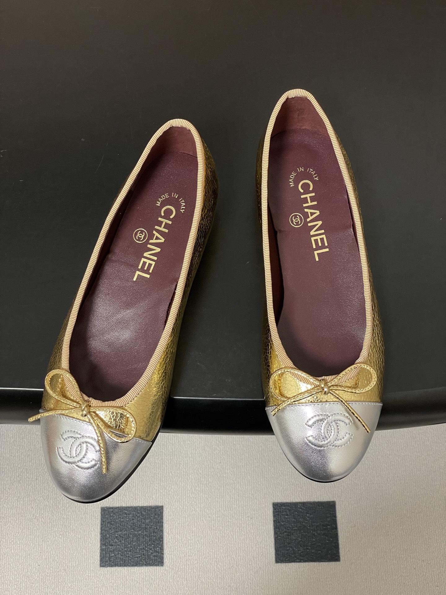 Chanel 26s早春最新配色 超火金属色Chanel小香蝴蝶结芭蕾舞鞋平底金色/银色单鞋万年 款