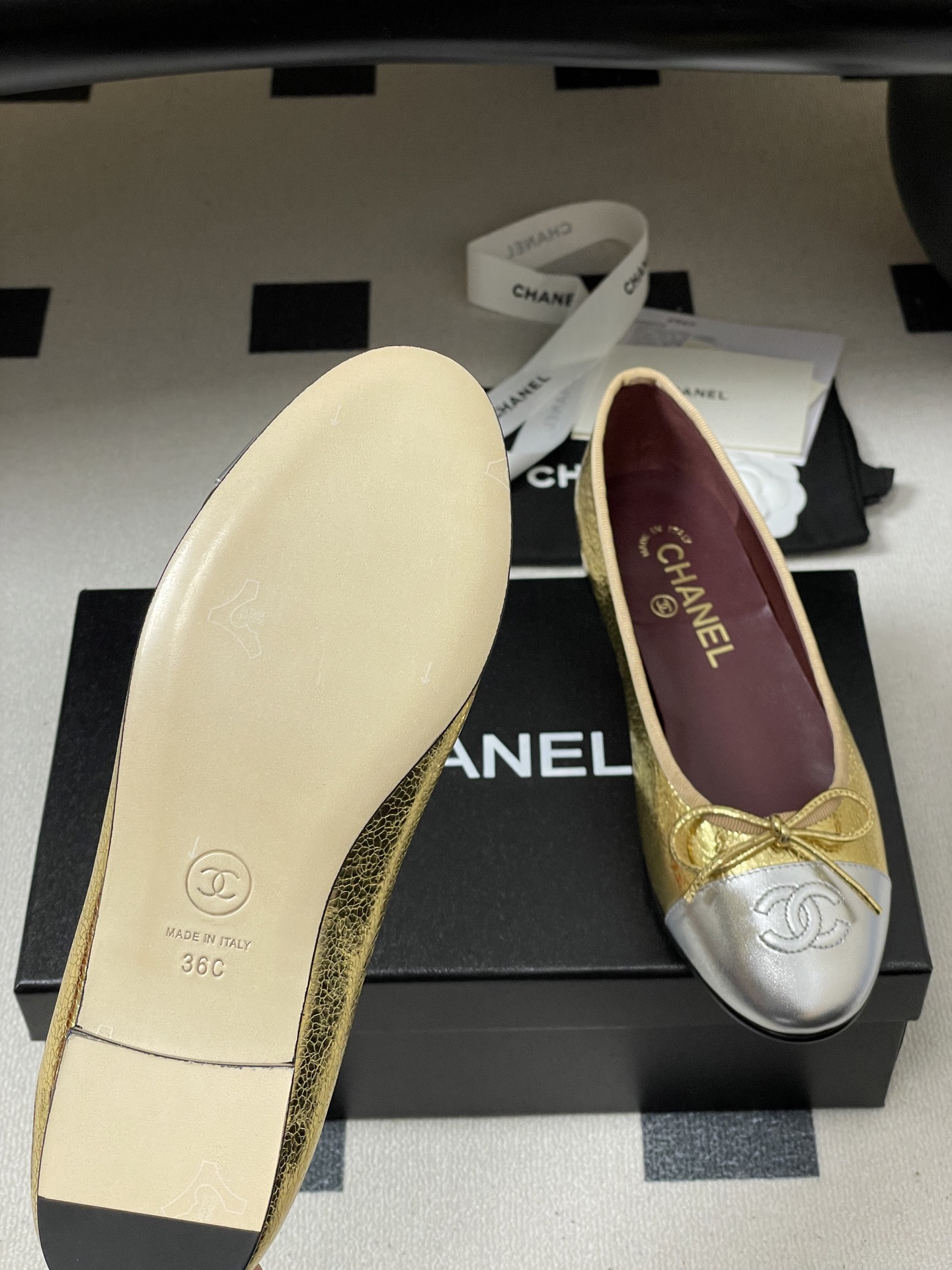Chanel 26s早春最新配色 超火金属色Chanel小香蝴蝶结芭蕾舞鞋平底金色/银色单鞋万年 款