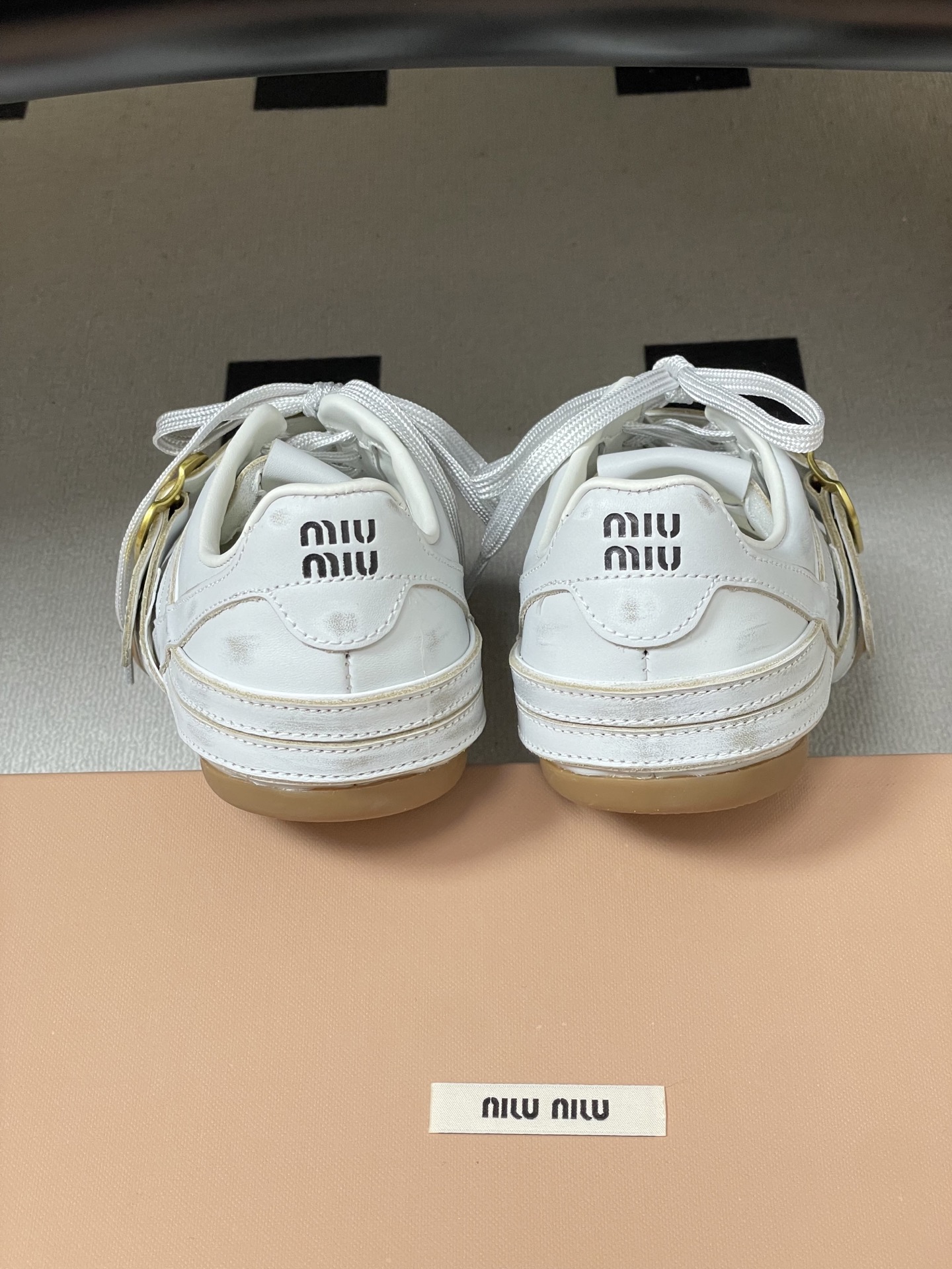 -Miu Miu 26ss 缪缪春夏新款MiuGymnasium金属搭扣皮革运动鞋复古德训鞋薄底休闲鞋在
