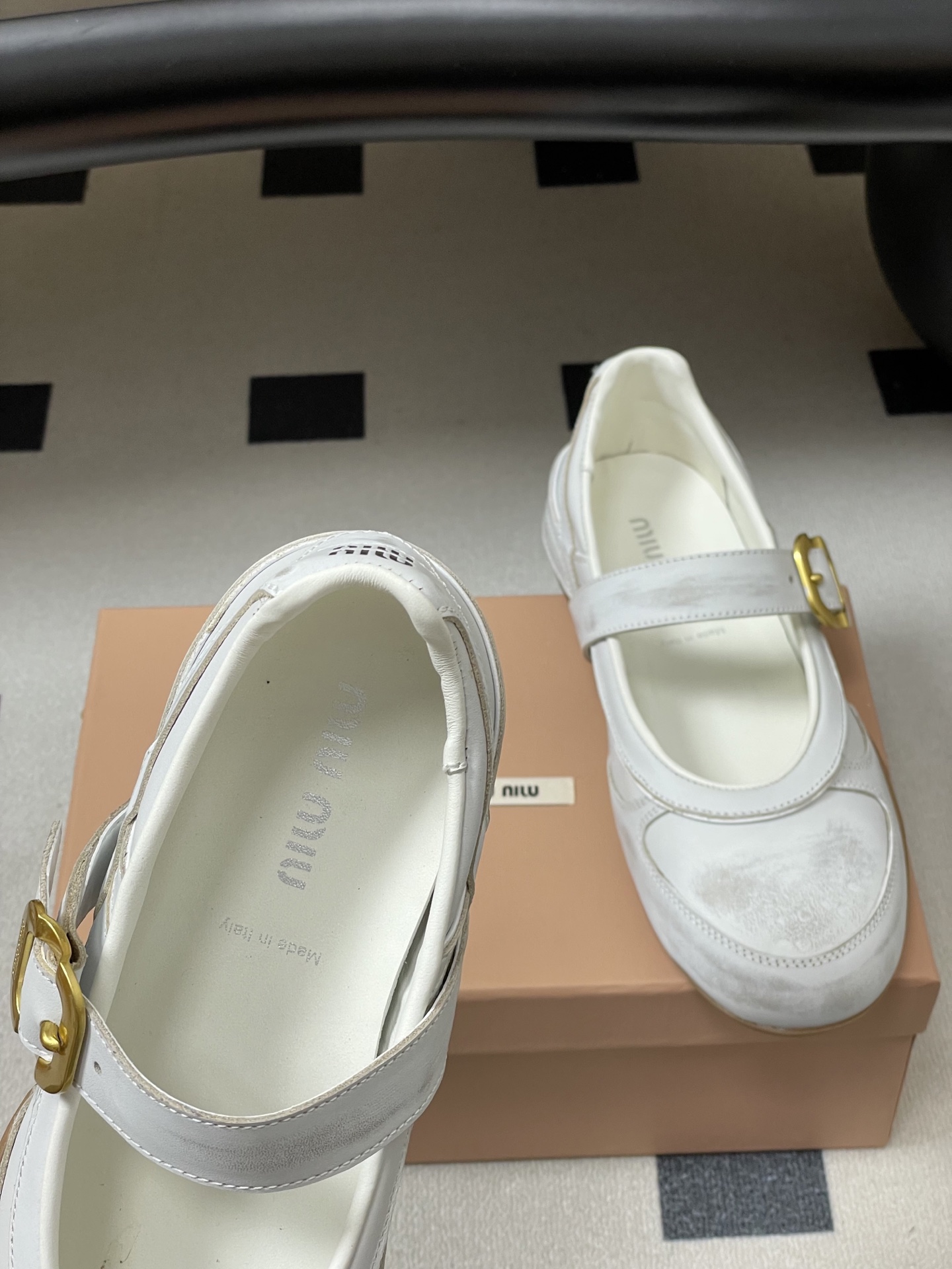 -Miu Miu 26ss 缪缪春夏新款MiuGymnasium金属搭扣皮革玛丽珍鞋复古德训鞋薄底休闲鞋