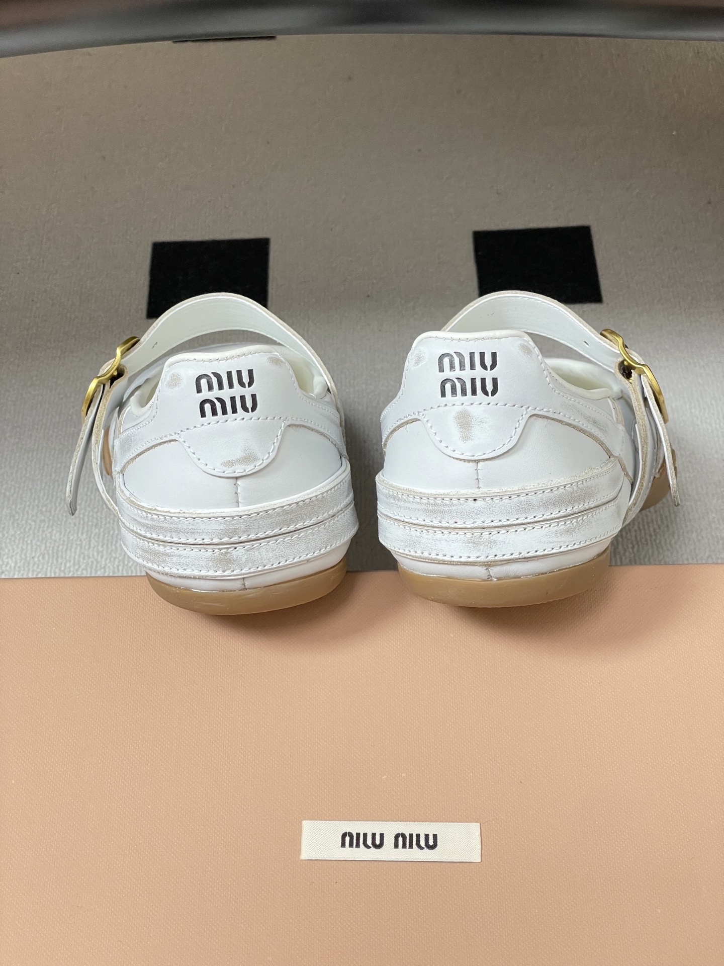 -Miu Miu 26ss 缪缪春夏新款MiuGymnasium金属搭扣皮革玛丽珍鞋复古德训鞋薄底休闲鞋