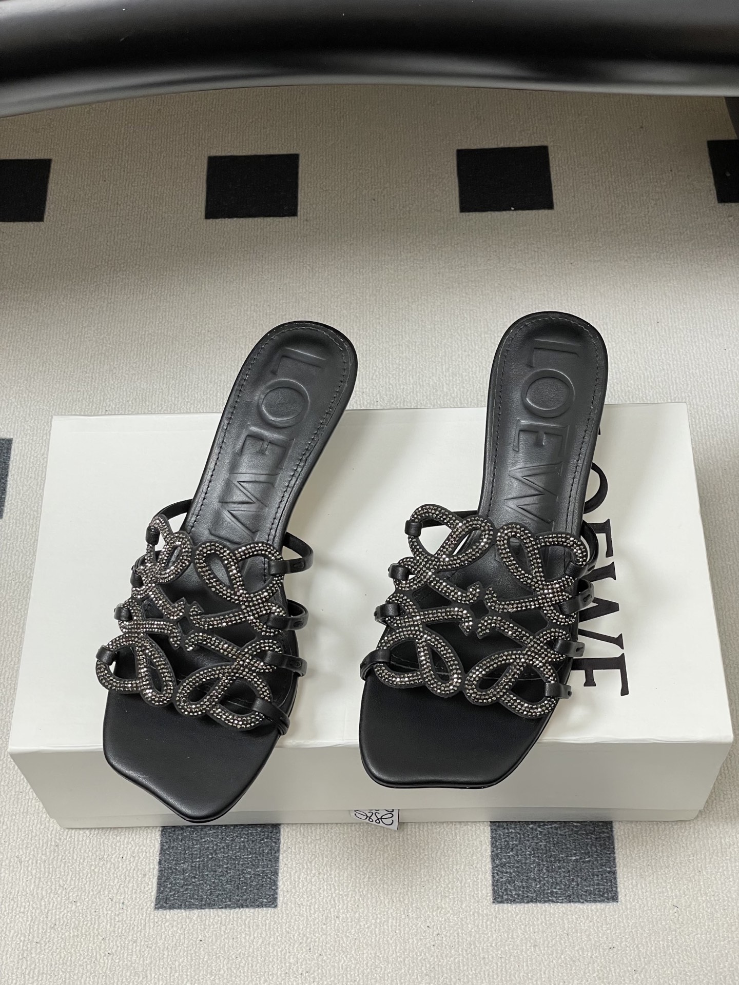 钻面-LOEWE 罗意威 26ss 春夏新款 个性编织水钻鞋面镂空高跟拖鞋 钻面小猫跟凉拖鞋疯狂种草简约