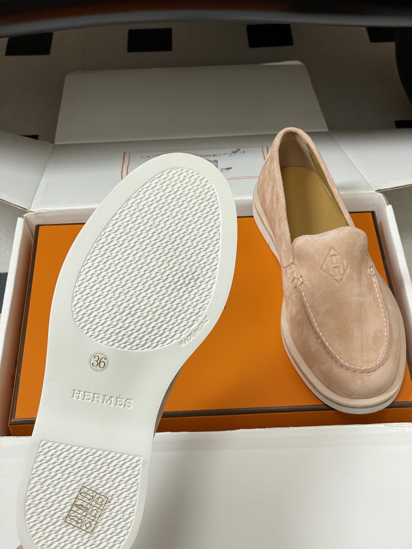 -莞产（配高档飞机盒✈️）Hermes 爱马仕🐎H家 26s春夏新款Low乐福鞋系列麂皮绒面圆头乐福鞋复