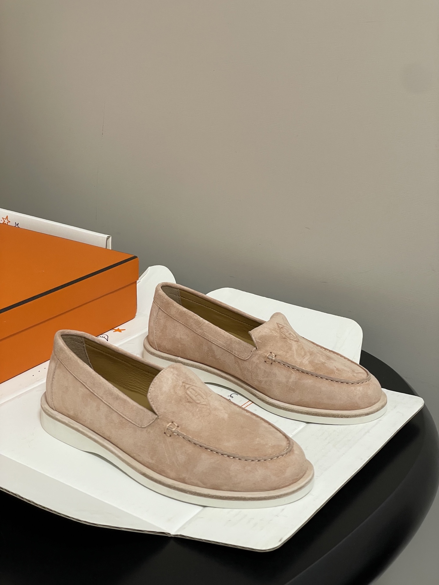 -莞产（配高档飞机盒✈️）Hermes 爱马仕🐎H家 26s春夏新款Low乐福鞋系列麂皮绒面圆头乐福鞋复