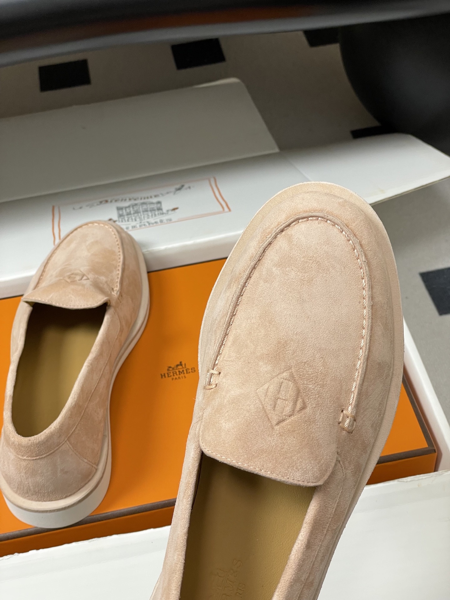 -莞产（配高档飞机盒✈️）Hermes 爱马仕🐎H家 26s春夏新款Low乐福鞋系列麂皮绒面圆头乐福鞋复