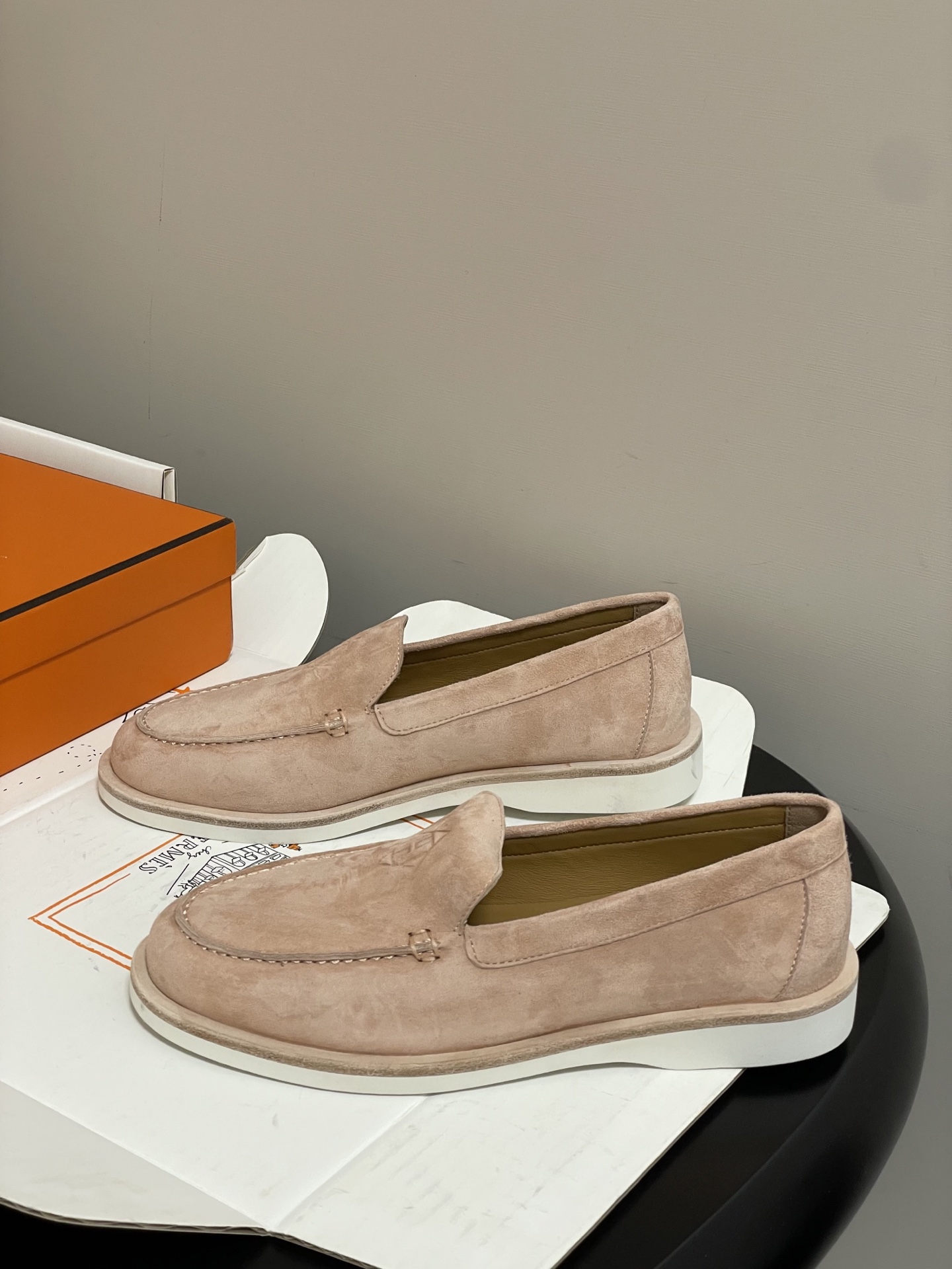 -莞产（配高档飞机盒✈️）Hermes 爱马仕🐎H家 26s春夏新款Low乐福鞋系列麂皮绒面圆头乐福鞋复