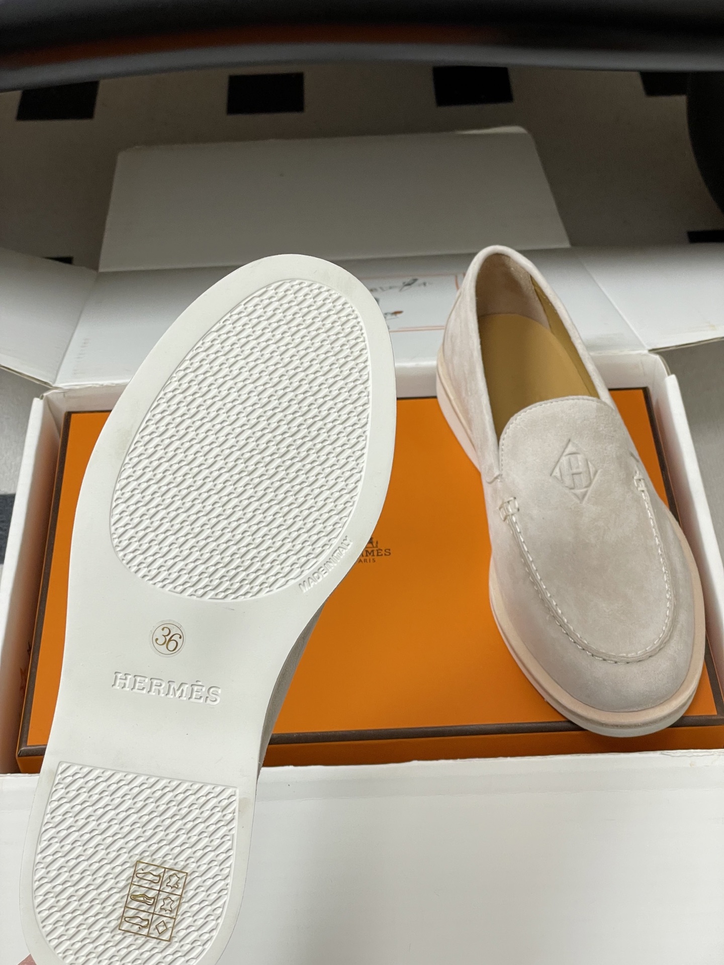 -莞产（配高档飞机盒✈️）Hermes 爱马仕🐎H家 26s春夏新款Low乐福鞋系列麂皮绒面圆头乐福鞋复