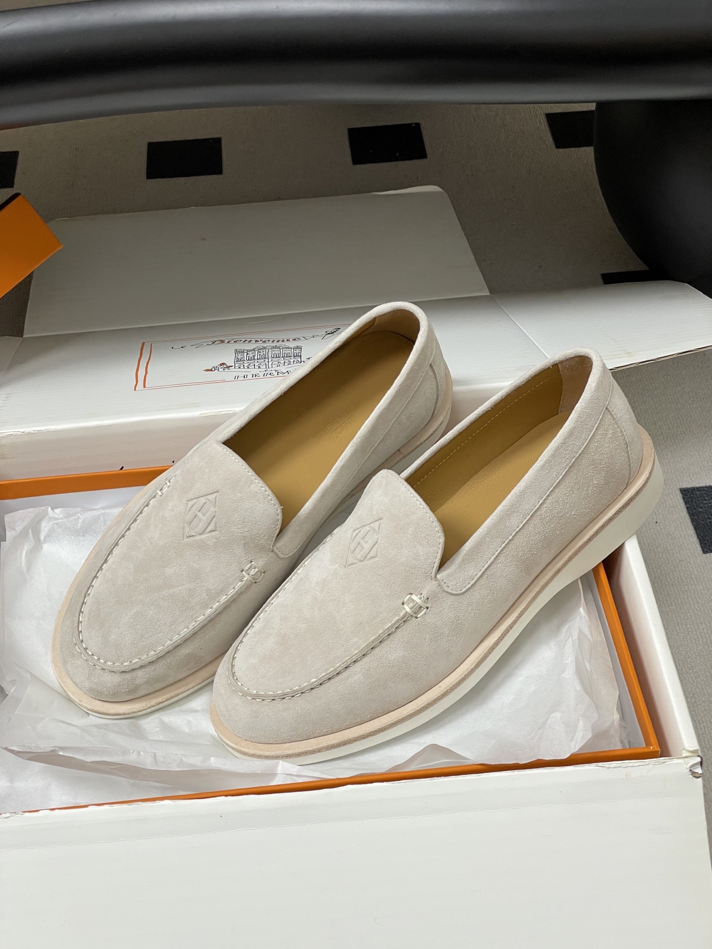 -莞产（配高档飞机盒✈️）Hermes 爱马仕🐎H家 26s春夏新款Low乐福鞋系列麂皮绒面圆头乐福鞋复