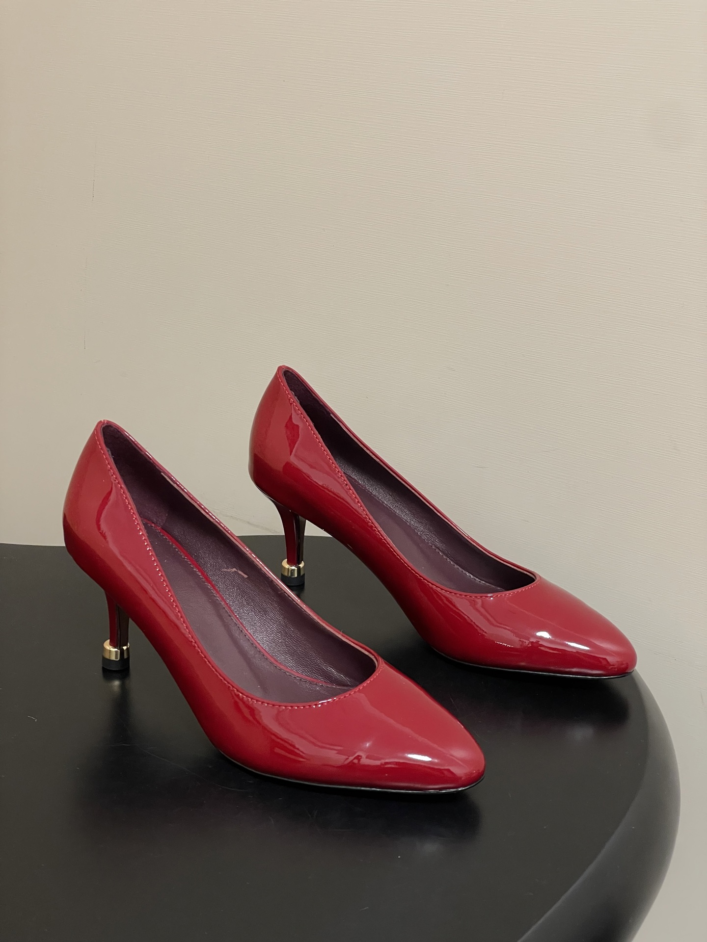 -Chloe蔻依 26ss春夏新款 小坡跟芭蕾舞鞋圆头漆皮简约优雅玛丽珍鞋高跟单鞋这款焕新设计的MARC