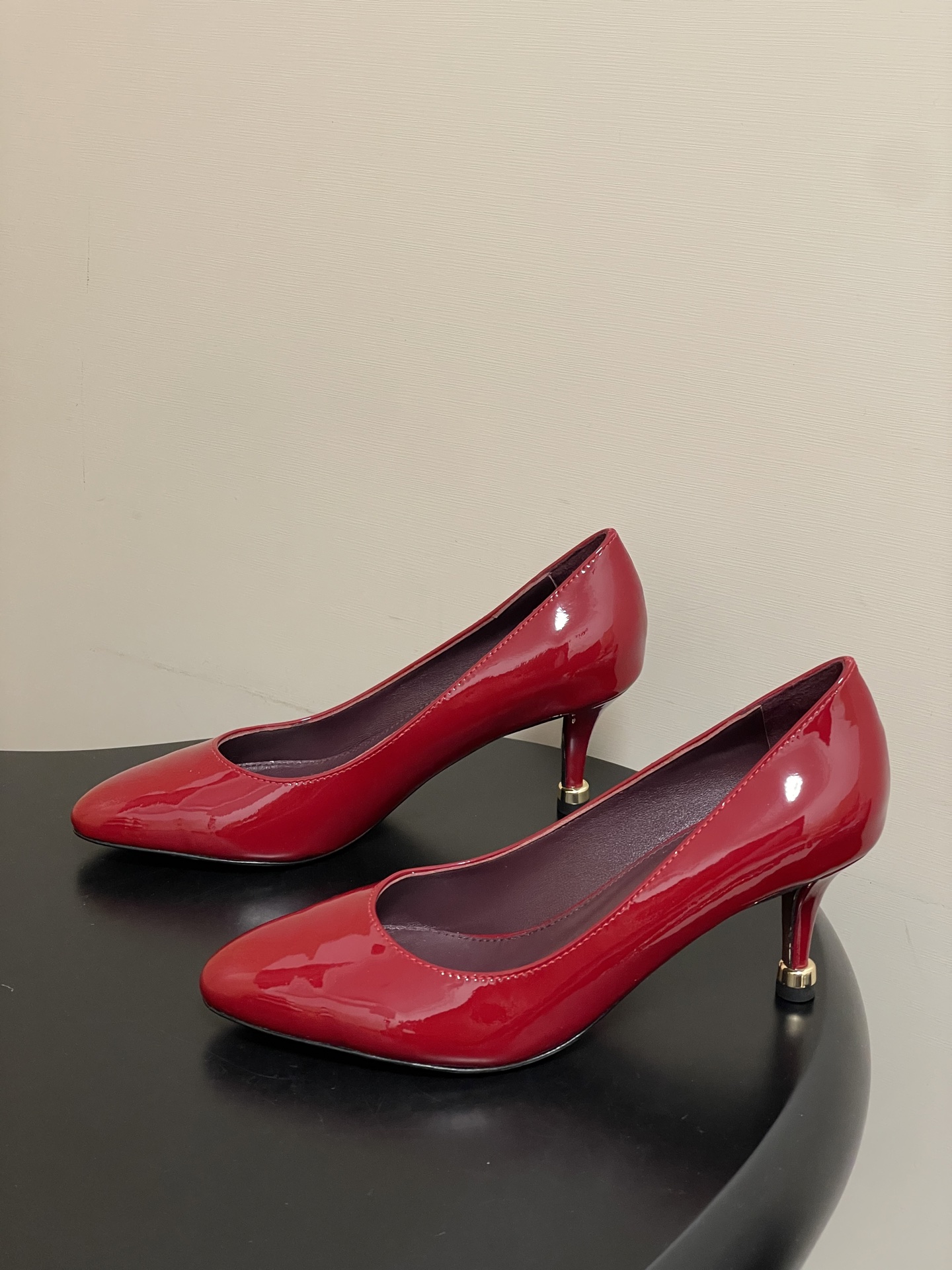 -Chloe蔻依 26ss春夏新款 小坡跟芭蕾舞鞋圆头漆皮简约优雅玛丽珍鞋高跟单鞋这款焕新设计的MARC