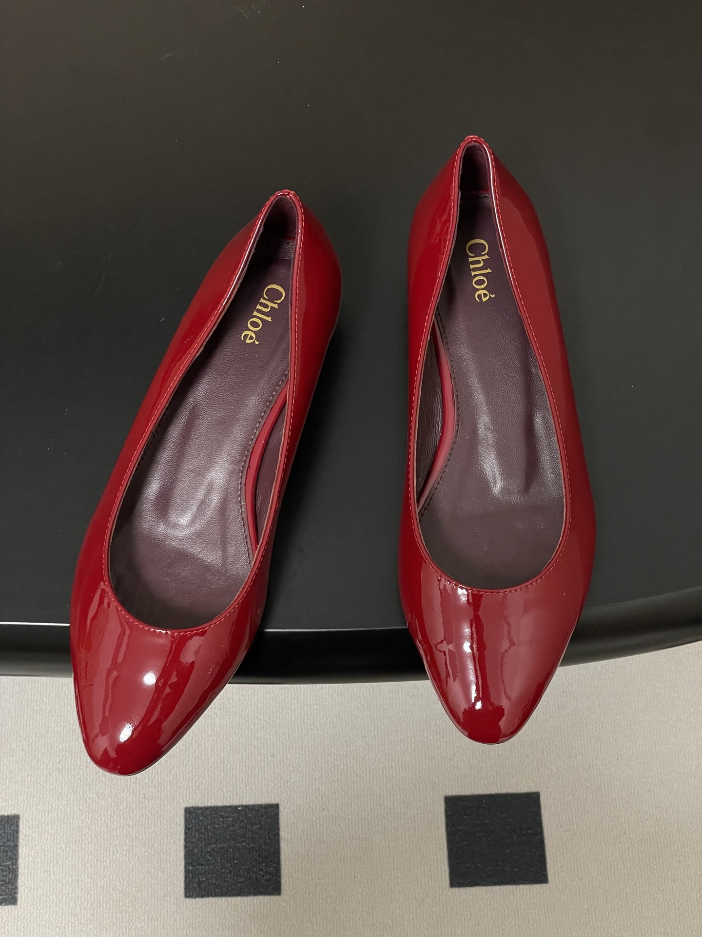 -Chloe蔻依 26ss春夏新款 小坡跟芭蕾舞鞋圆头漆皮简约优雅玛丽珍单鞋这款焕新设计的MARCIE芭