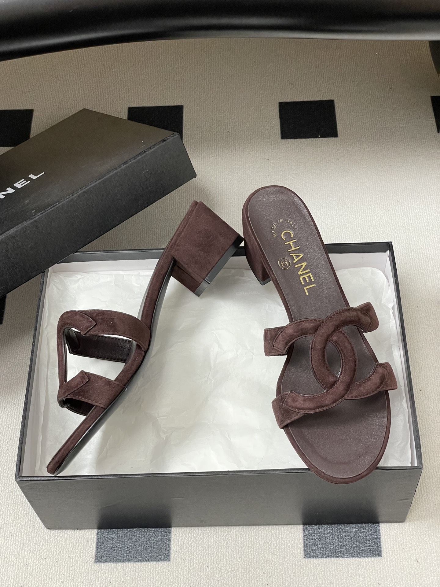 -26Ss春夏新款Chanel香奈儿 度假风小香经典大双C镂空高跟凉拖鞋蜜儿一字带平底拖鞋鞋面装饰大双c