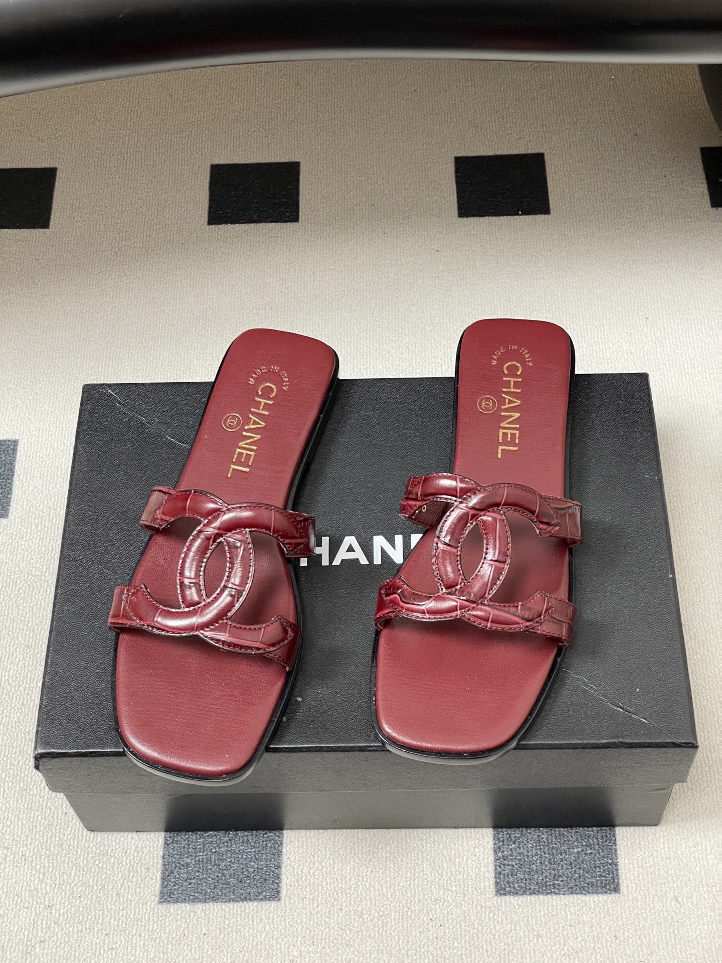 -26Ss春夏新款Chanel香奈儿 度假风小香经典大双C镂空高跟凉拖鞋蜜儿一字带平底拖鞋鞋面装饰大双c