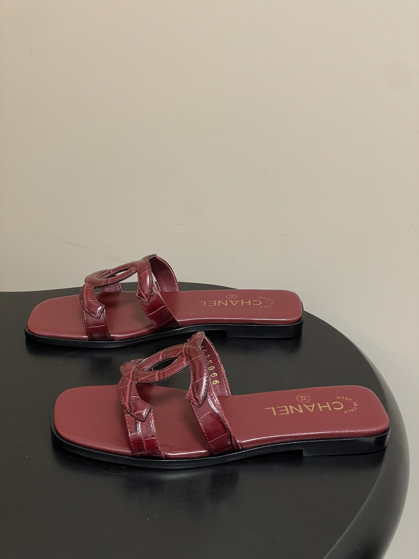 -26Ss春夏新款Chanel香奈儿 度假风小香经典大双C镂空高跟凉拖鞋蜜儿一字带平底拖鞋鞋面装饰大双c