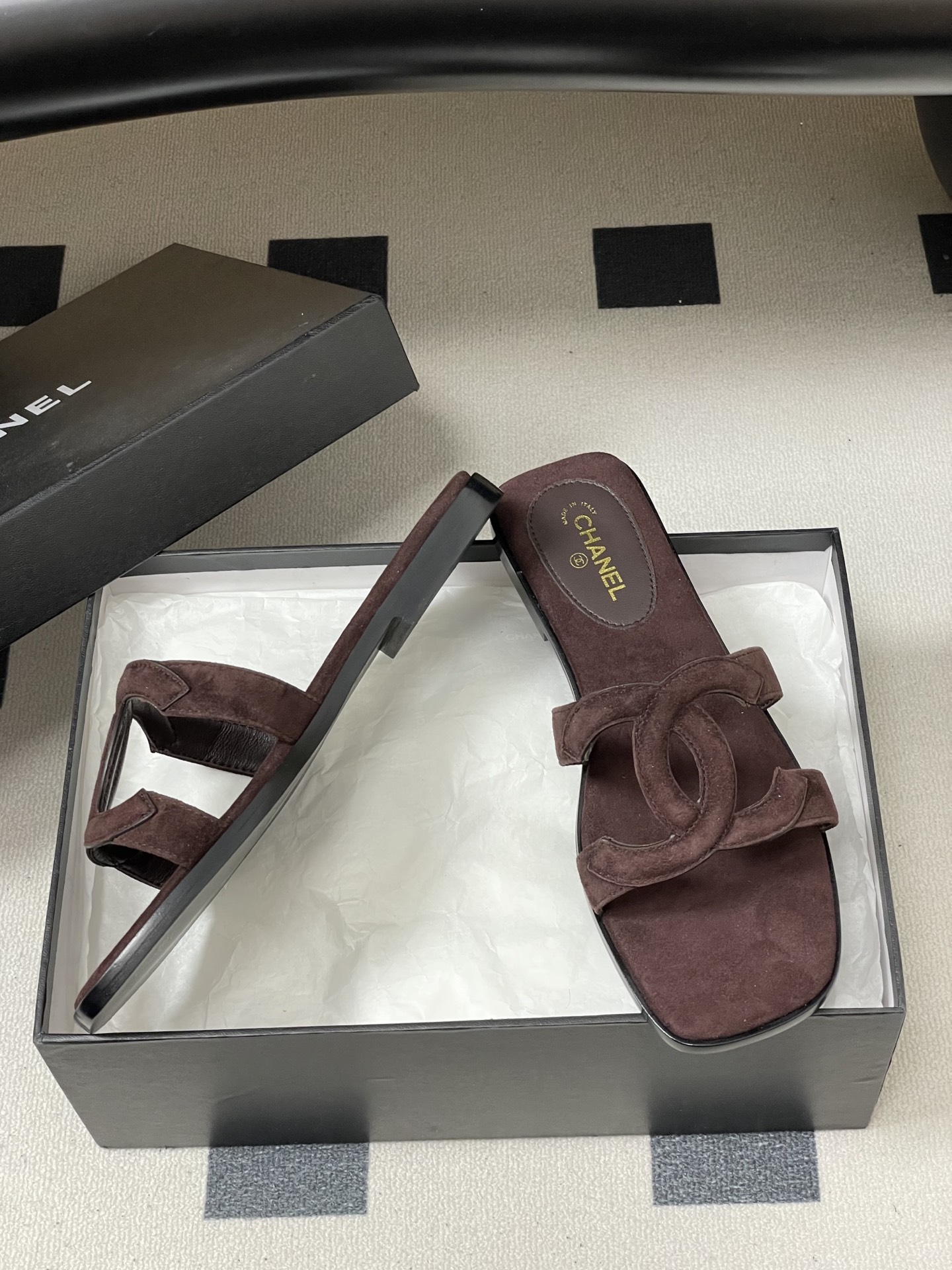 -26Ss春夏新款Chanel香奈儿 度假风小香经典大双C镂空高跟凉拖鞋蜜儿一字带平底拖鞋鞋面装饰大双c