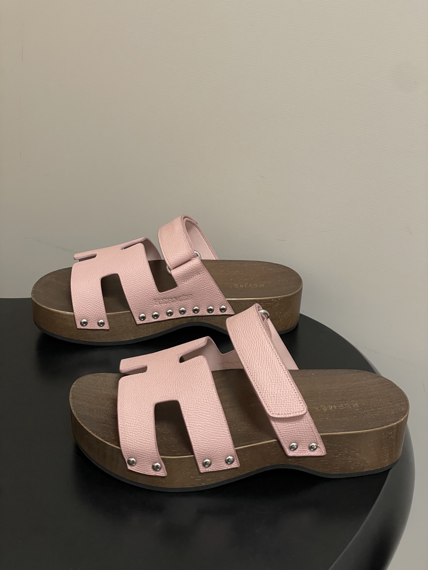 -Hermes 爱马仕🐎 H家 CheryP 实木底二舅拖鞋H 鞋面魔术贴厚底二舅凉拖鞋休闲懒人鞋各色真