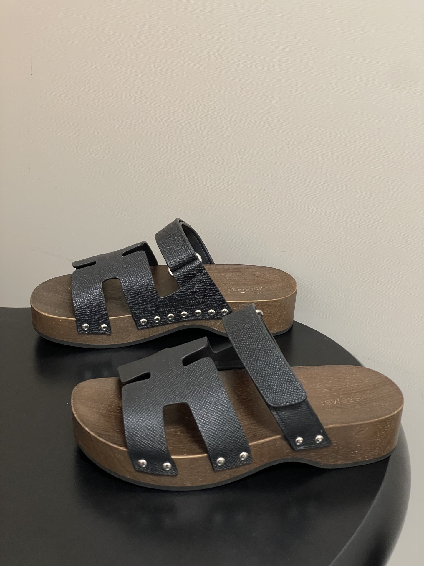 -Hermes 爱马仕🐎 H家 CheryP 实木底二舅拖鞋H 鞋面魔术贴厚底二舅凉拖鞋休闲懒人鞋各色真