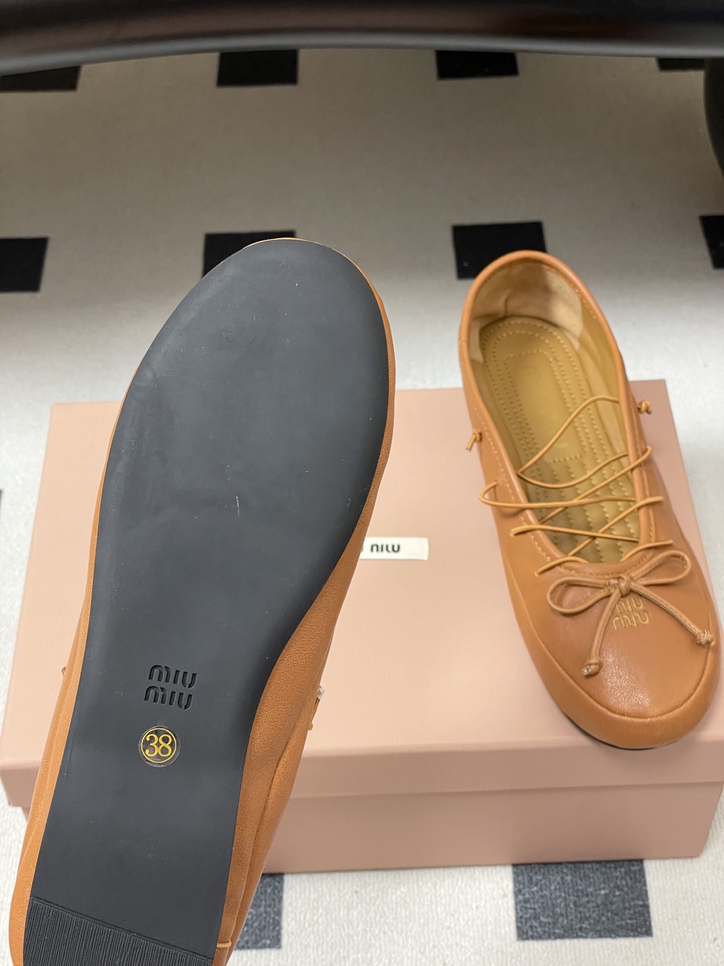 -26ss春夏新款MIUMIU 缪缪 圆头蝴蝶结芭蕾舞鞋学院风复古绑带平底超软休闲单鞋Miu Miu芭蕾