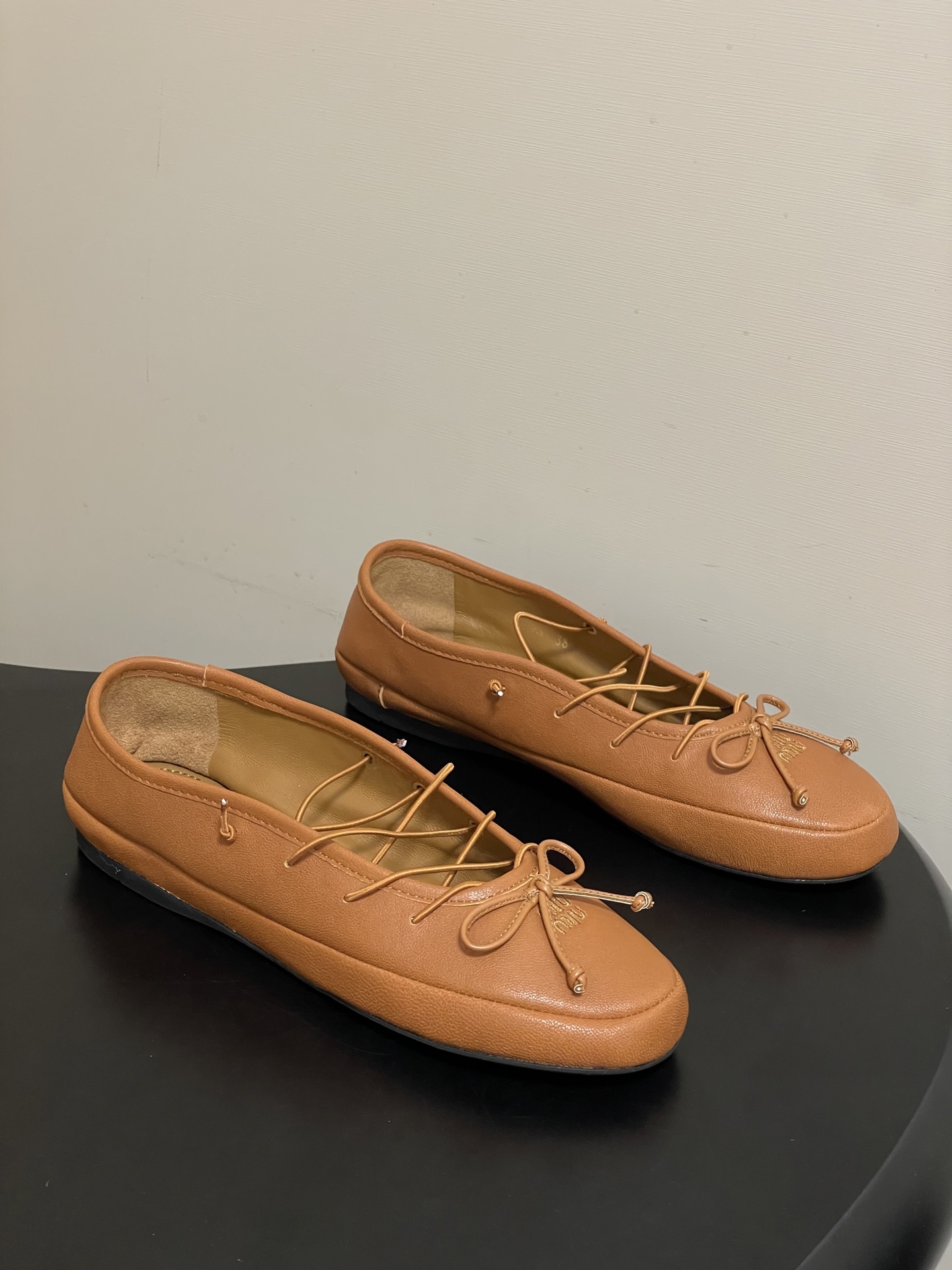 -26ss春夏新款MIUMIU 缪缪 圆头蝴蝶结芭蕾舞鞋学院风复古绑带平底超软休闲单鞋Miu Miu芭蕾