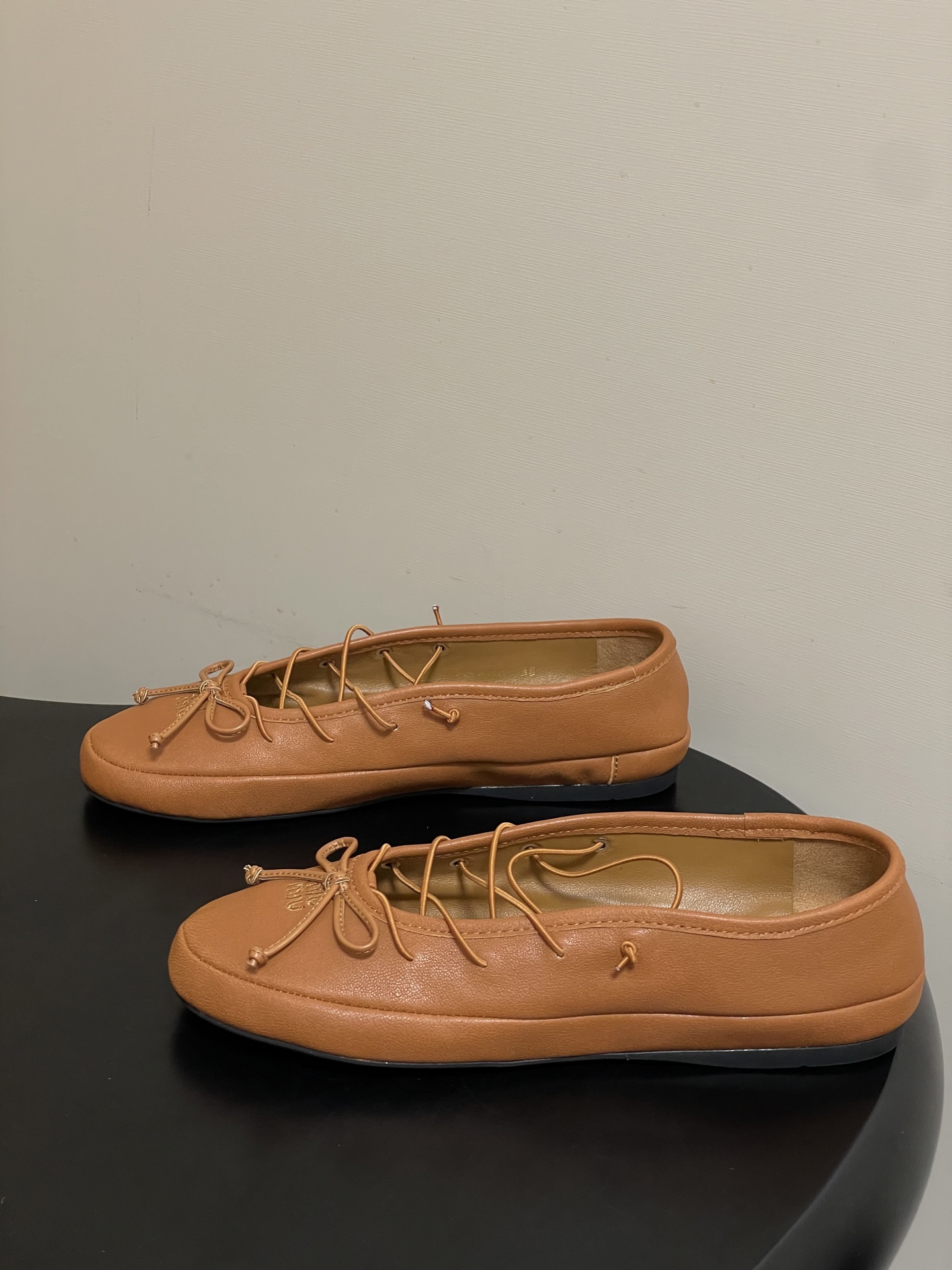 -26ss春夏新款MIUMIU 缪缪 圆头蝴蝶结芭蕾舞鞋学院风复古绑带平底超软休闲单鞋Miu Miu芭蕾