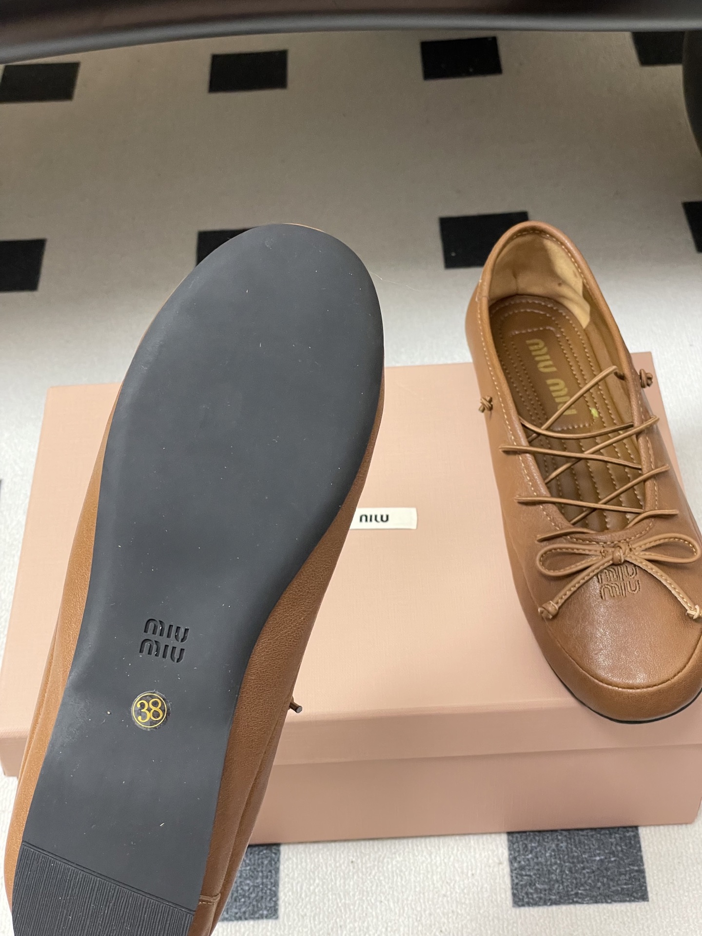 -26ss春夏新款MIUMIU 缪缪 圆头蝴蝶结芭蕾舞鞋学院风复古绑带平底超软休闲单鞋Miu Miu芭蕾