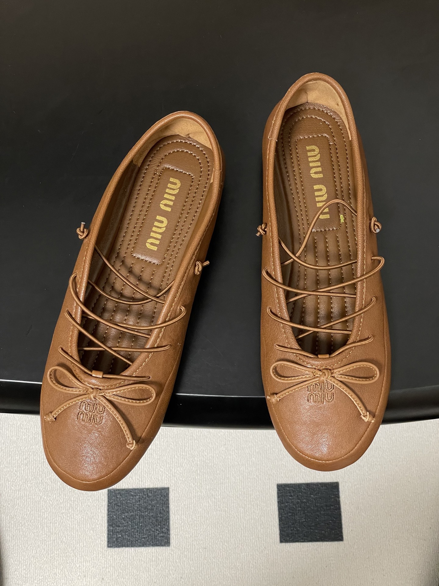 -26ss春夏新款MIUMIU 缪缪 圆头蝴蝶结芭蕾舞鞋学院风复古绑带平底超软休闲单鞋Miu Miu芭蕾