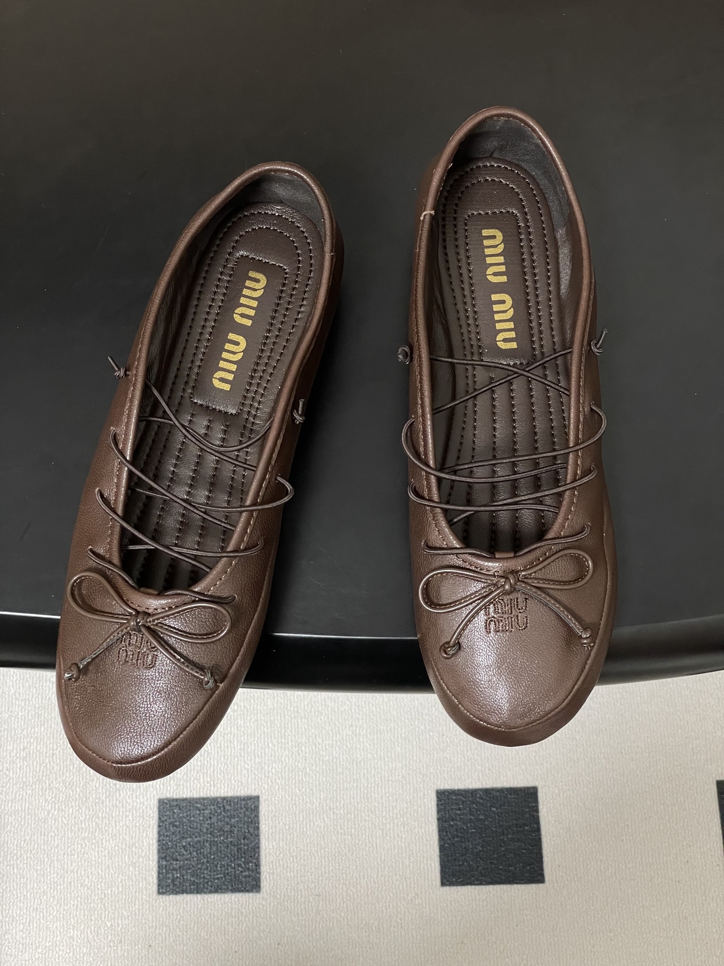 -26ss春夏新款MIUMIU 缪缪 圆头蝴蝶结芭蕾舞鞋学院风复古绑带平底超软休闲单鞋Miu Miu芭蕾