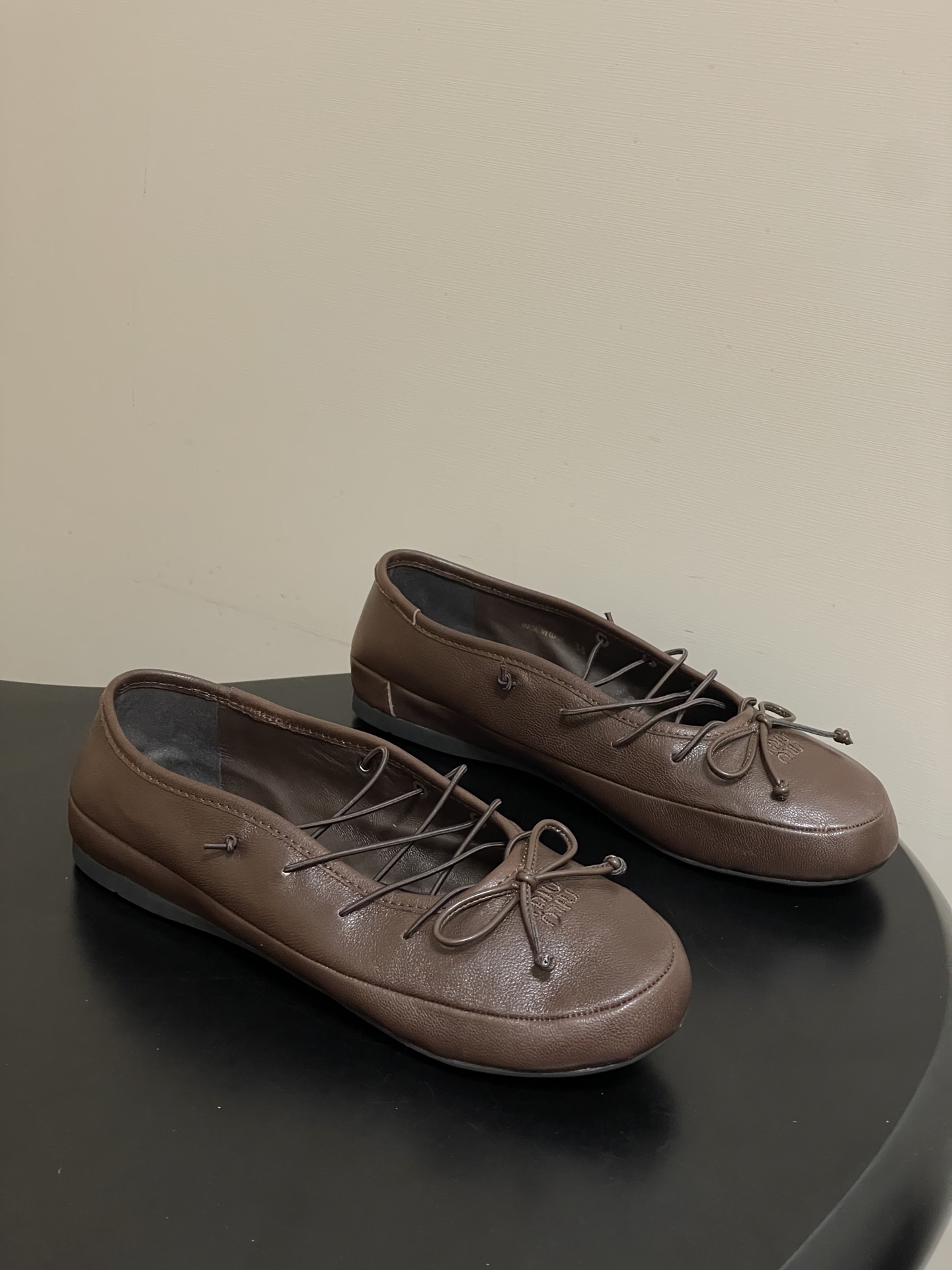 -26ss春夏新款MIUMIU 缪缪 圆头蝴蝶结芭蕾舞鞋学院风复古绑带平底超软休闲单鞋Miu Miu芭蕾