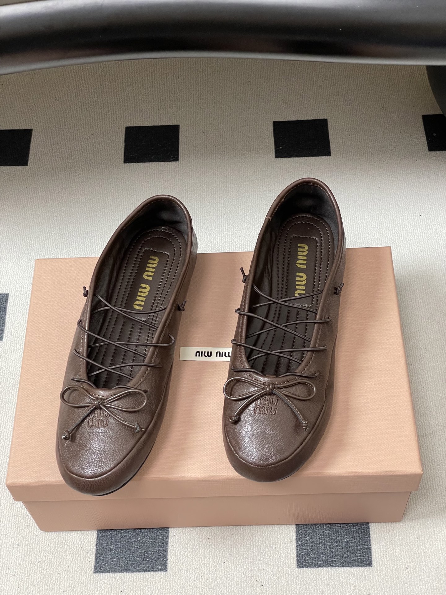 -26ss春夏新款MIUMIU 缪缪 圆头蝴蝶结芭蕾舞鞋学院风复古绑带平底超软休闲单鞋Miu Miu芭蕾