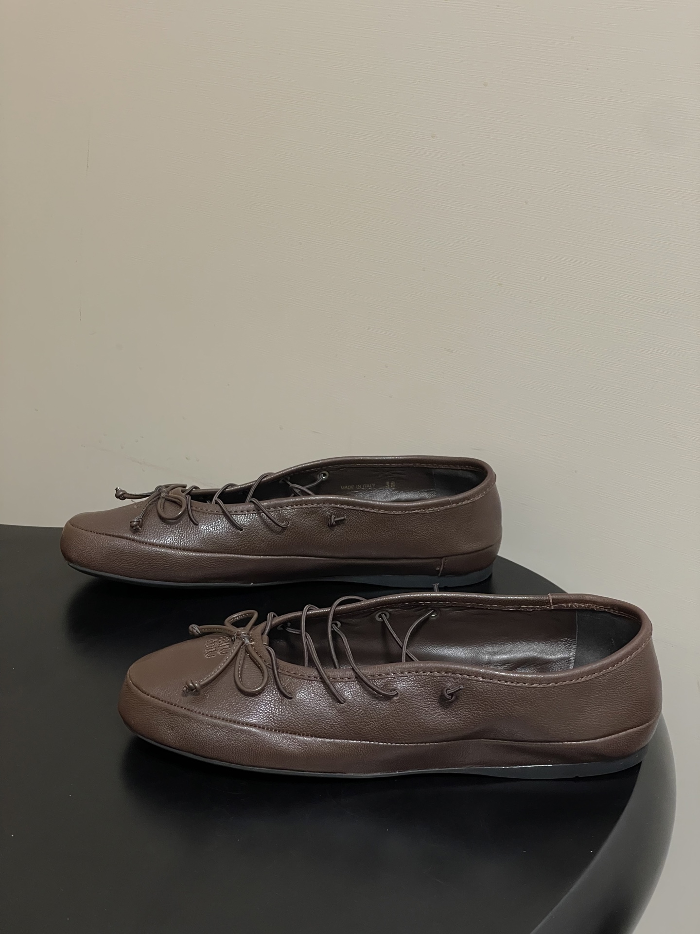 -26ss春夏新款MIUMIU 缪缪 圆头蝴蝶结芭蕾舞鞋学院风复古绑带平底超软休闲单鞋Miu Miu芭蕾