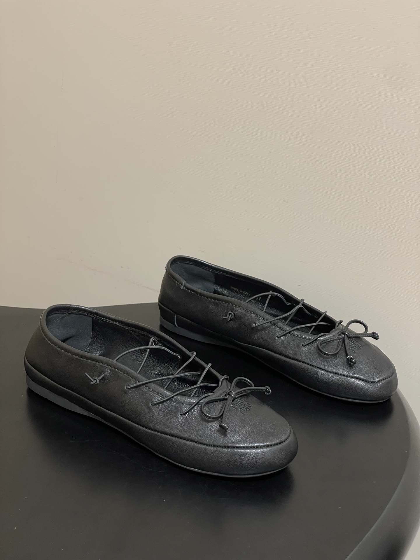 -26ss春夏新款MIUMIU 缪缪 圆头蝴蝶结芭蕾舞鞋学院风复古绑带平底超软休闲单鞋Miu Miu芭蕾