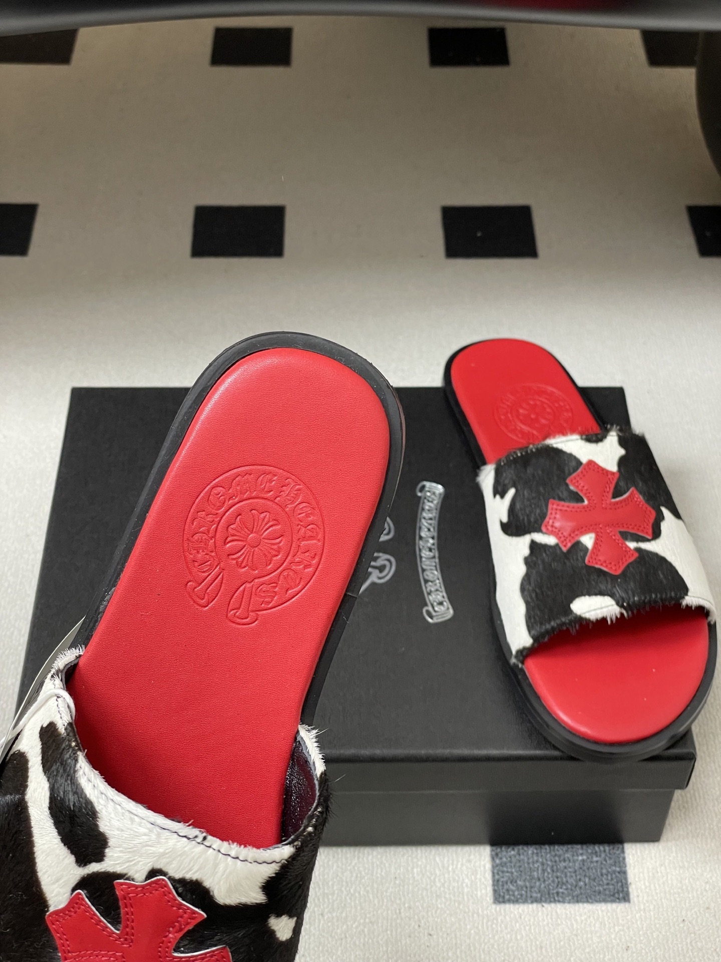 -Chromehearts 克罗心 经典标志刺绣一字带平底凉拖鞋马毛皮面拖鞋今夏最流行的懒人拖鞋，韩版潮