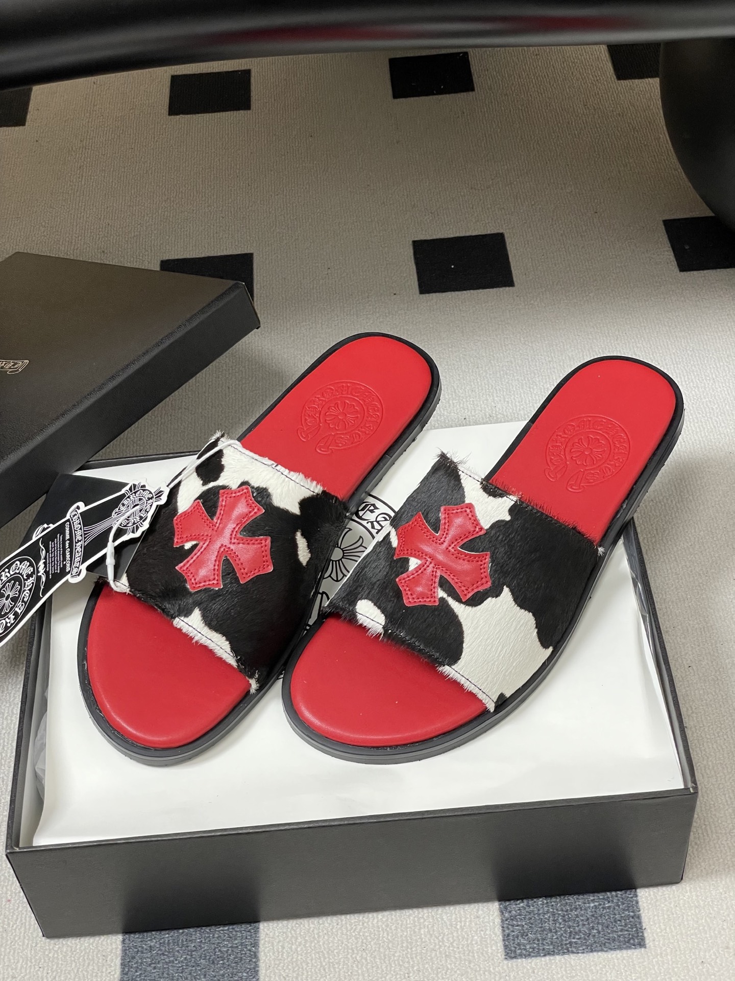 -Chromehearts 克罗心 经典标志刺绣一字带平底凉拖鞋马毛皮面拖鞋今夏最流行的懒人拖鞋，韩版潮