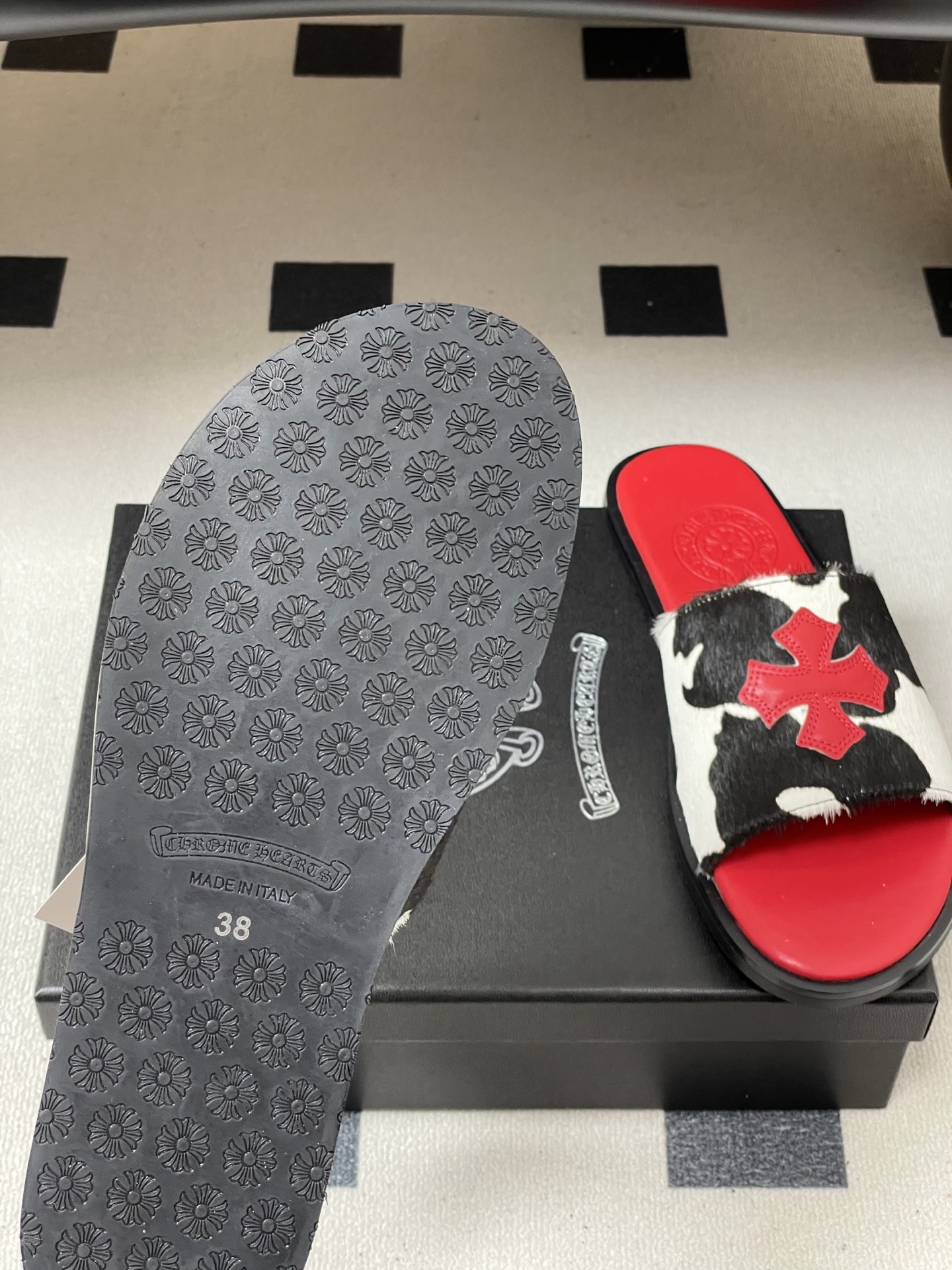 -Chromehearts 克罗心 经典标志刺绣一字带平底凉拖鞋马毛皮面拖鞋今夏最流行的懒人拖鞋，韩版潮