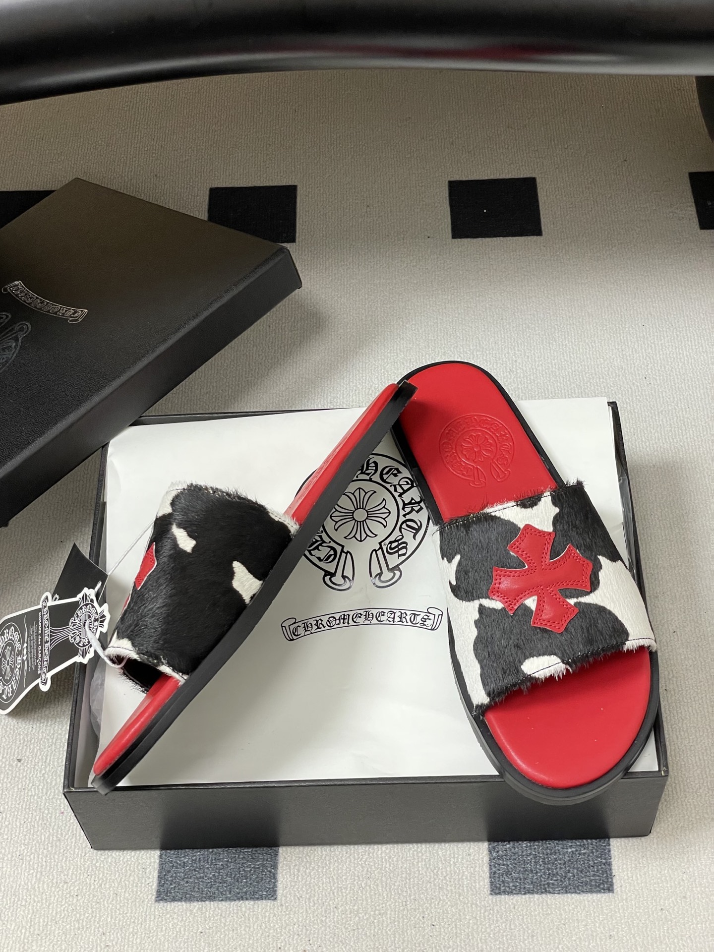 -Chromehearts 克罗心 经典标志刺绣一字带平底凉拖鞋马毛皮面拖鞋今夏最流行的懒人拖鞋，韩版潮