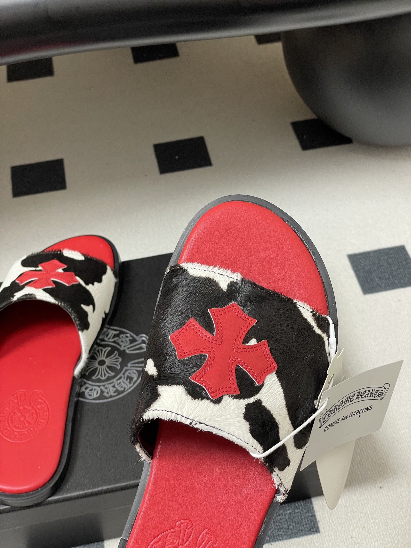 -Chromehearts 克罗心 经典标志刺绣一字带平底凉拖鞋马毛皮面拖鞋今夏最流行的懒人拖鞋，韩版潮