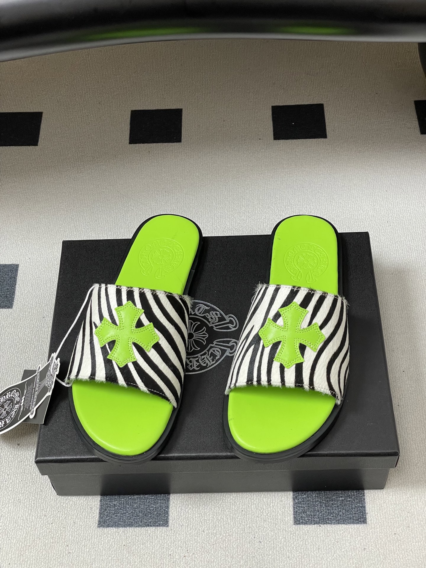 -Chromehearts 克罗心 经典标志刺绣一字带平底凉拖鞋马毛皮面拖鞋今夏最流行的懒人拖鞋，韩版潮