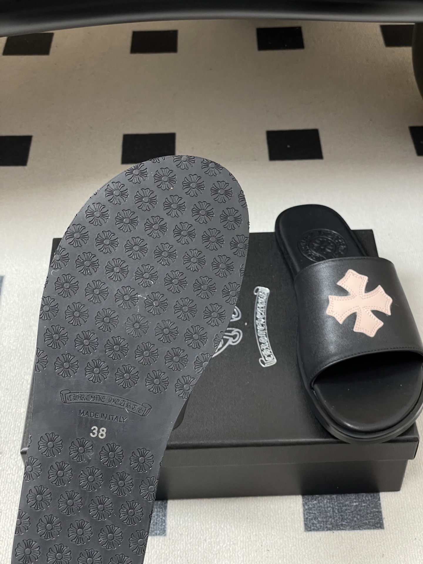 -Chromehearts 克罗心 经典标志刺绣一字带平底凉拖鞋马毛皮面拖鞋今夏最流行的懒人拖鞋，韩版潮