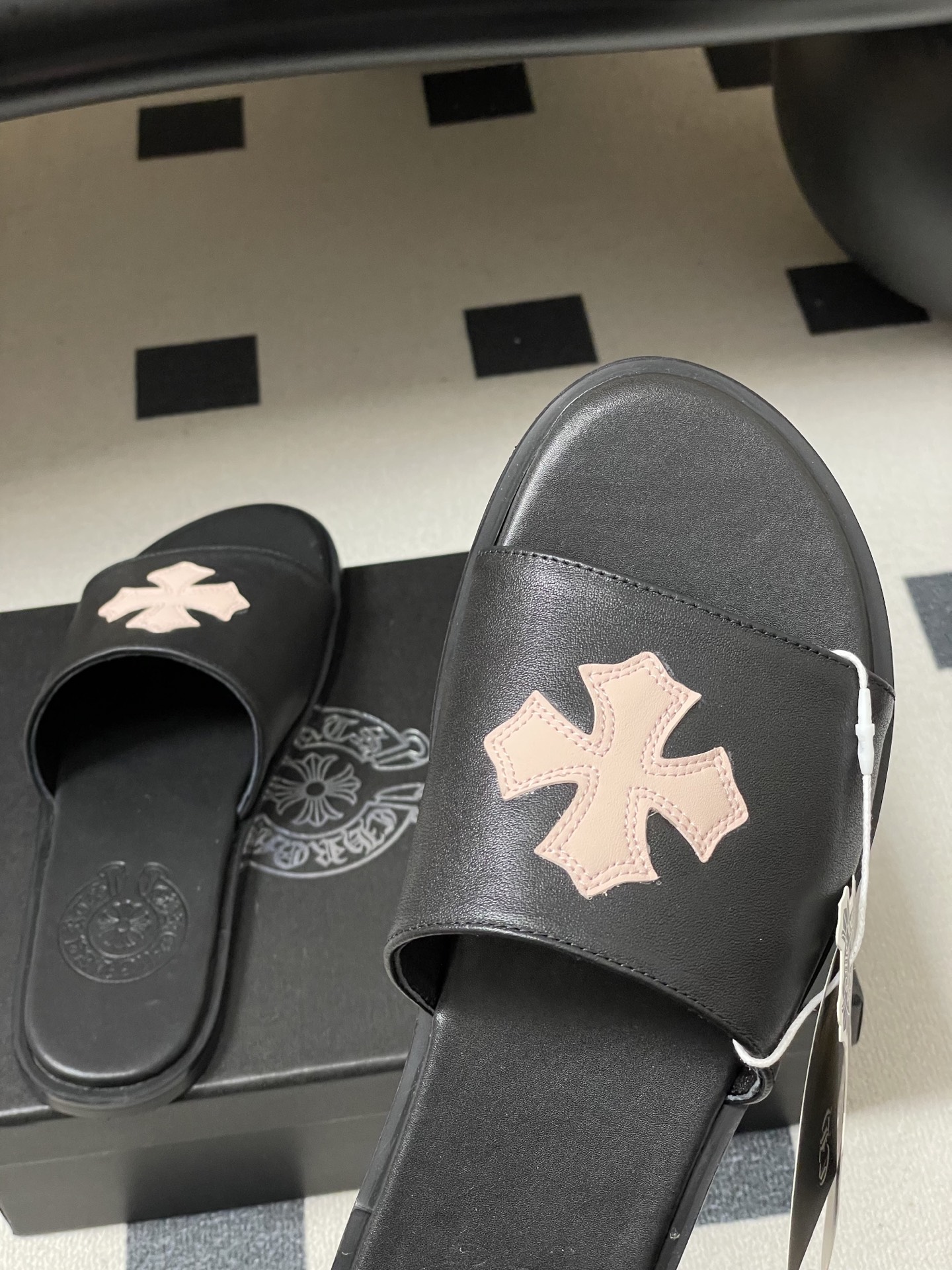 -Chromehearts 克罗心 经典标志刺绣一字带平底凉拖鞋马毛皮面拖鞋今夏最流行的懒人拖鞋，韩版潮