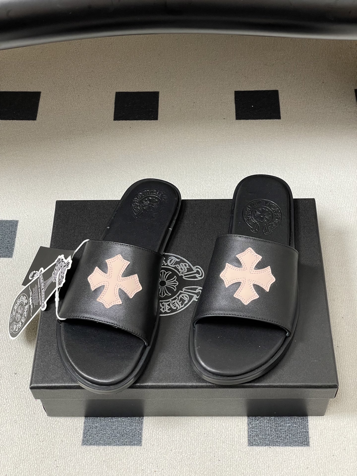 -Chromehearts 克罗心 经典标志刺绣一字带平底凉拖鞋马毛皮面拖鞋今夏最流行的懒人拖鞋，韩版潮